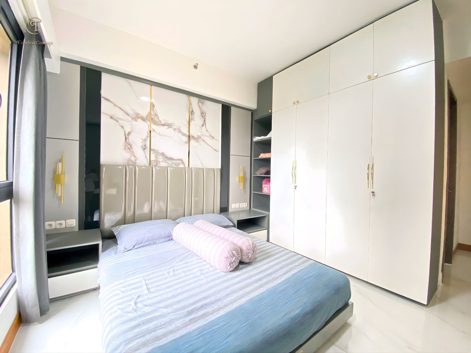 Master Bedroom Modern Luxury Perpaduan Marble, Gold Accents, dan Desain Fungsional yang Mewujudkan Ruang Tidur Elegan 