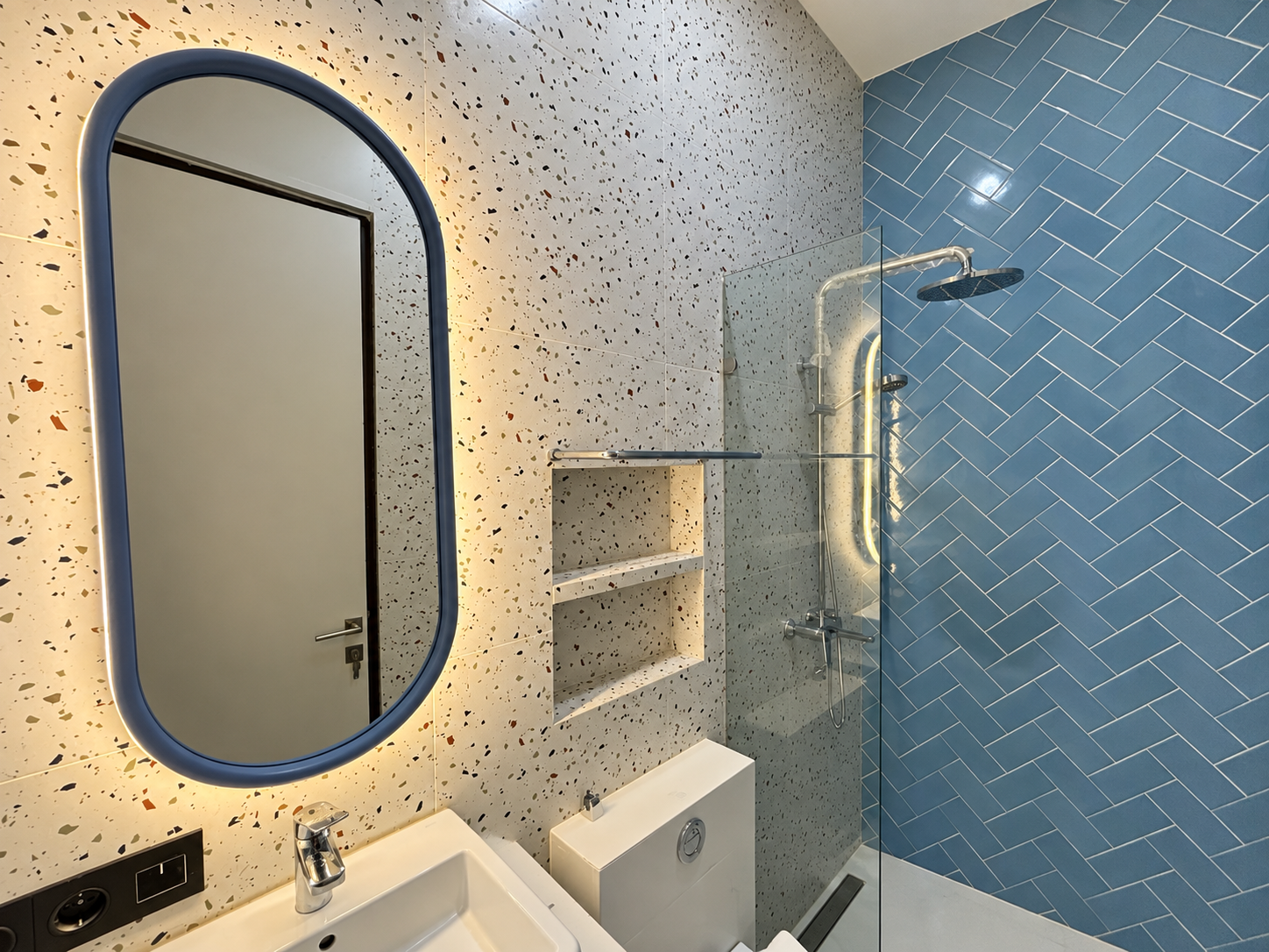 A children's bathroom is not just about an attractive appearance, but also about how comfortable and easy to use the space feels.