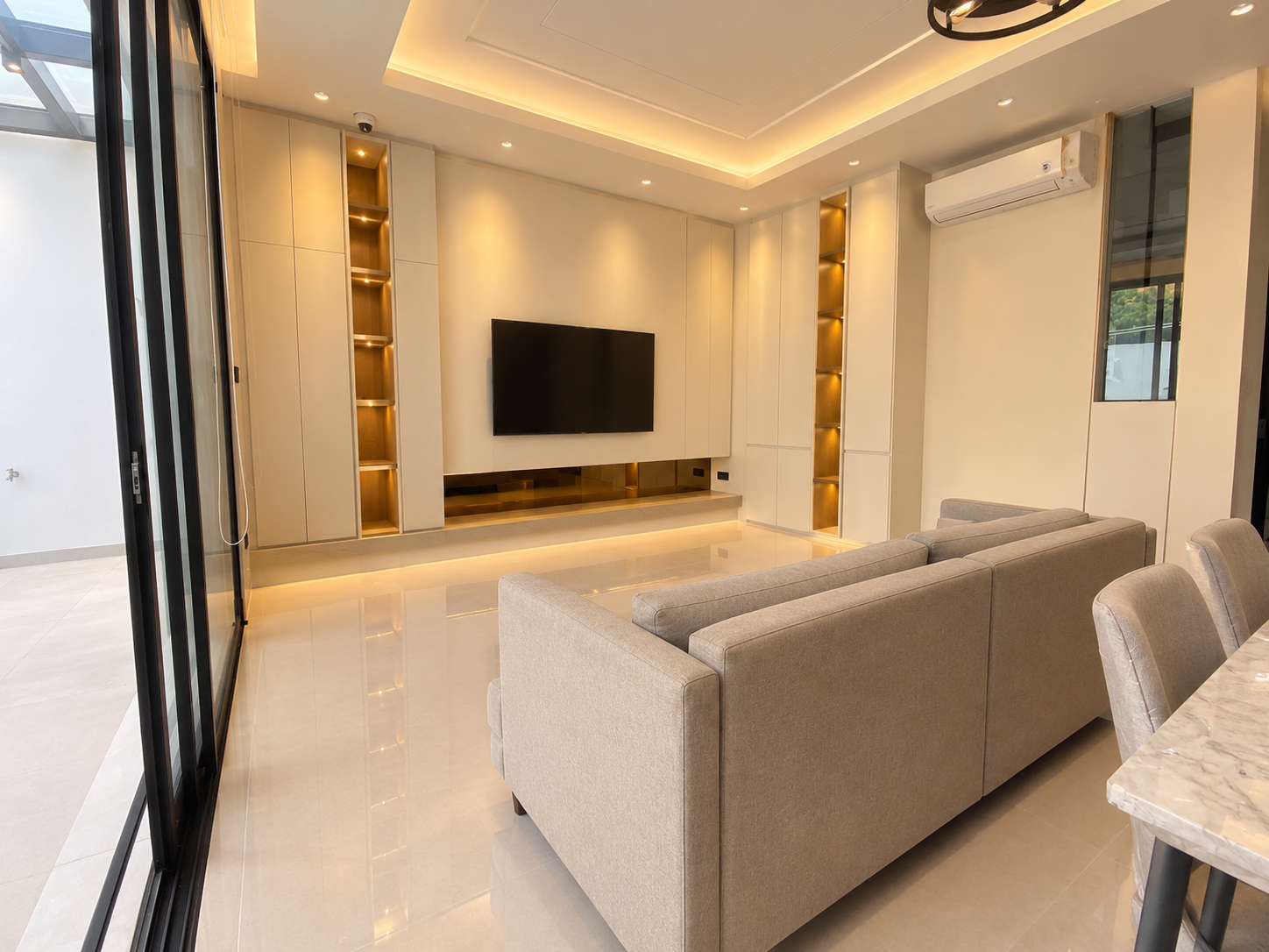 Luxury Minimalist Living Room Ideas That Look Absolutely Beautiful