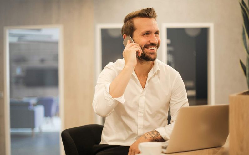 Descubre cómo redactar un contrato de agencia comercial: claves legales, estructura, obligaciones y consejos para proteger tu negocio desde el primer paso.