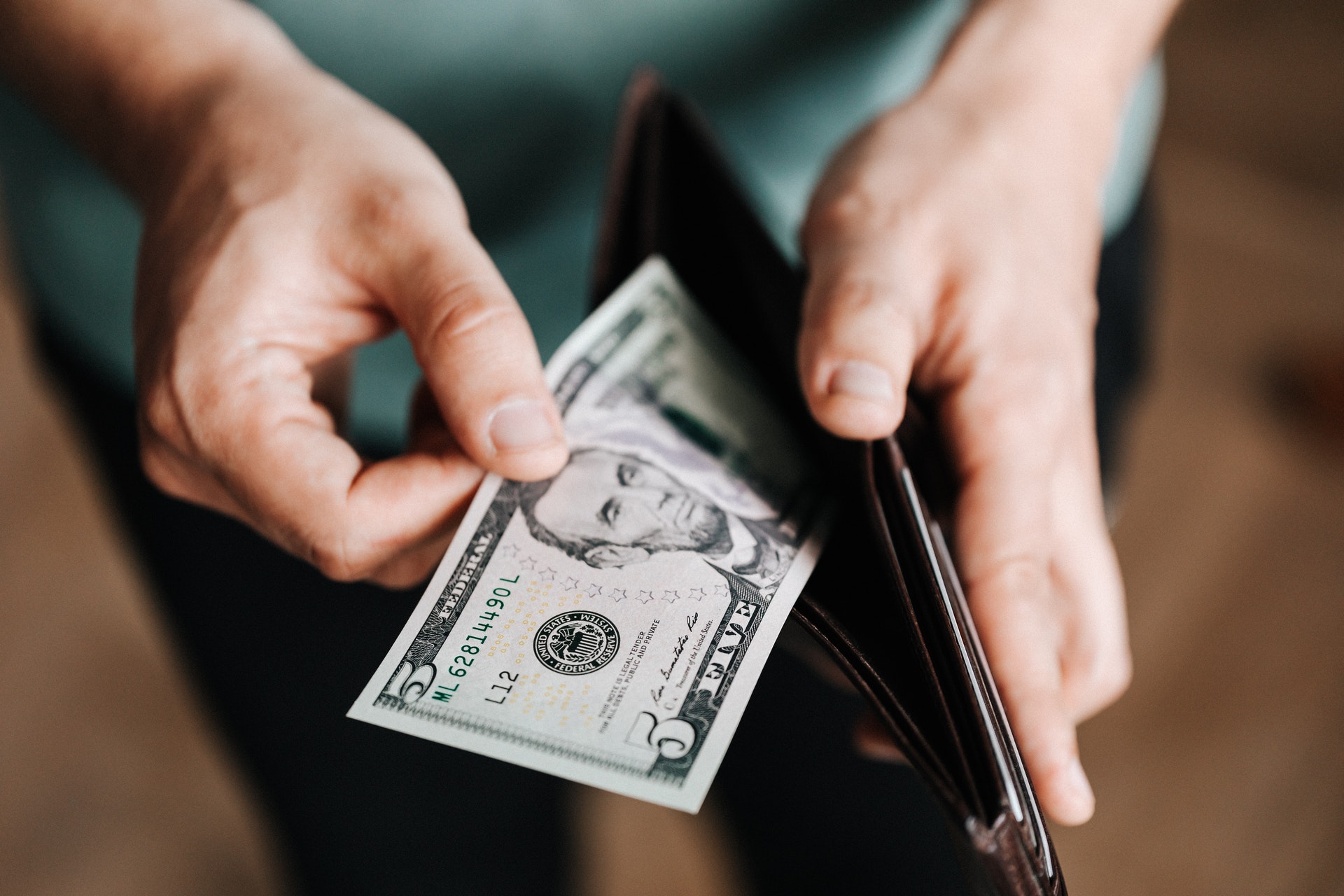 7 Tips for Improving Financial Wellness in Recovery