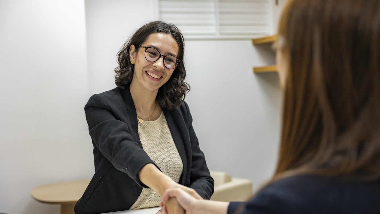 Poignée de main lors d'un recrutement d'équipe