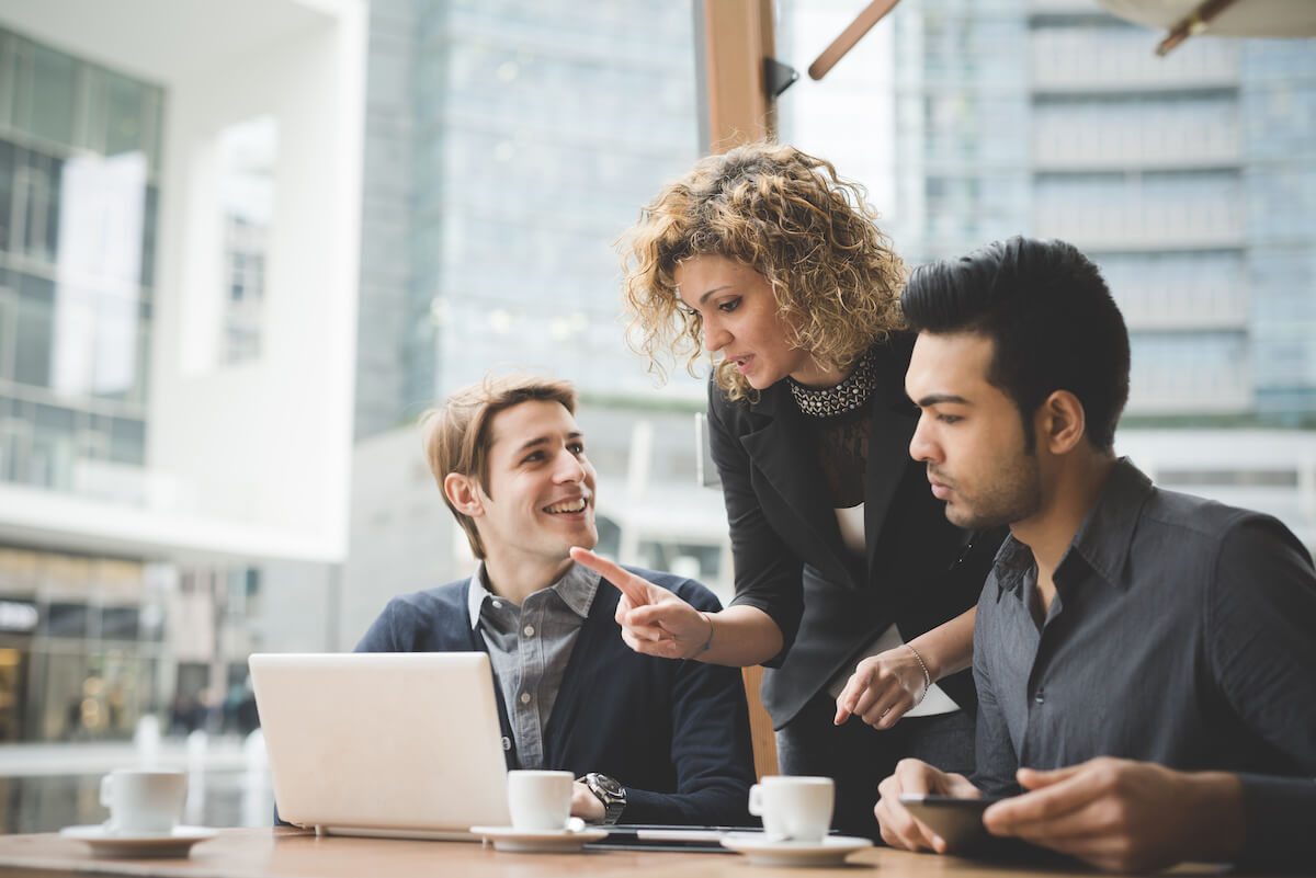 KYC verification: entrepreneurs working together