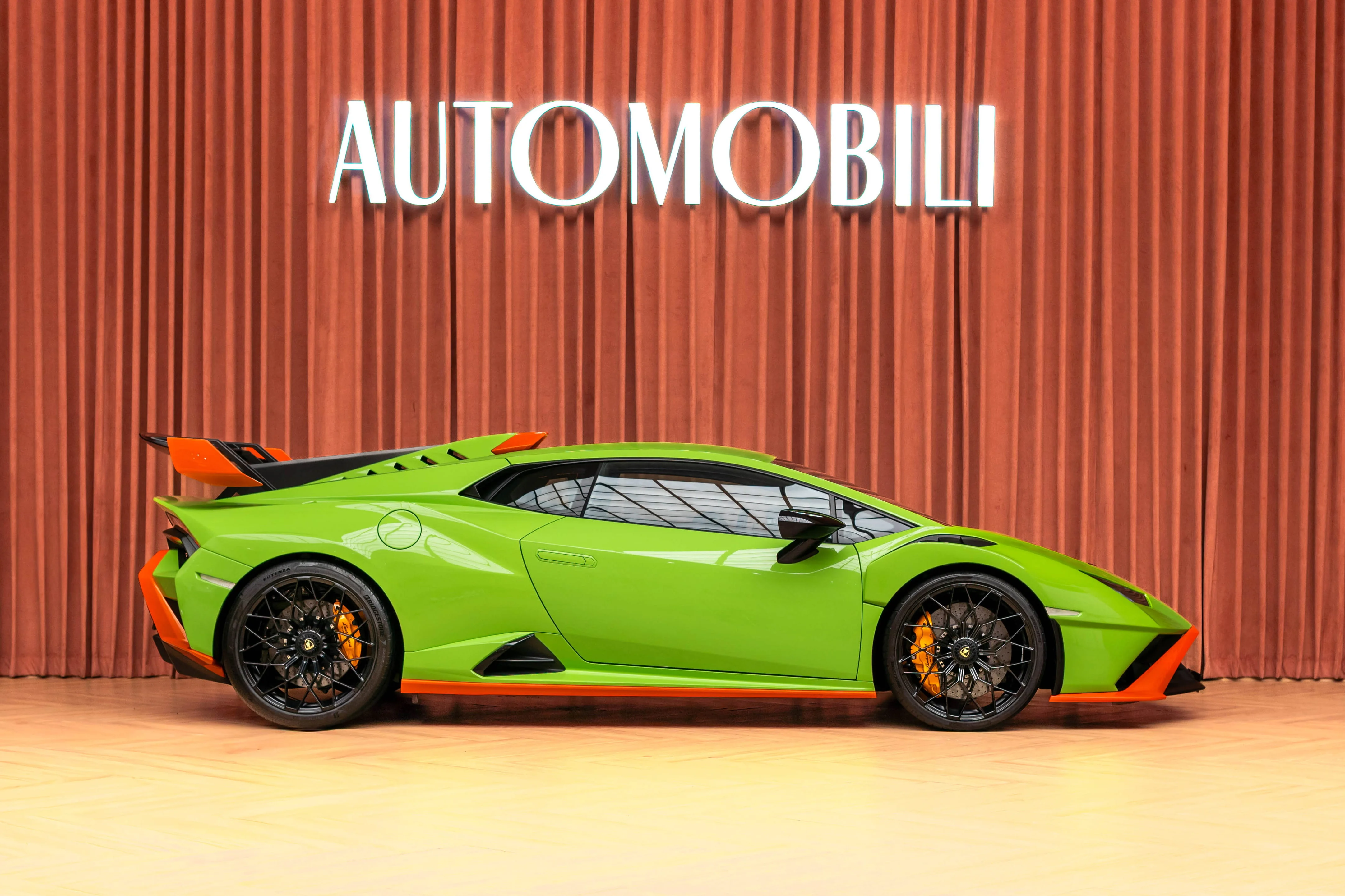 LAMBORGHINI HURACAN STO