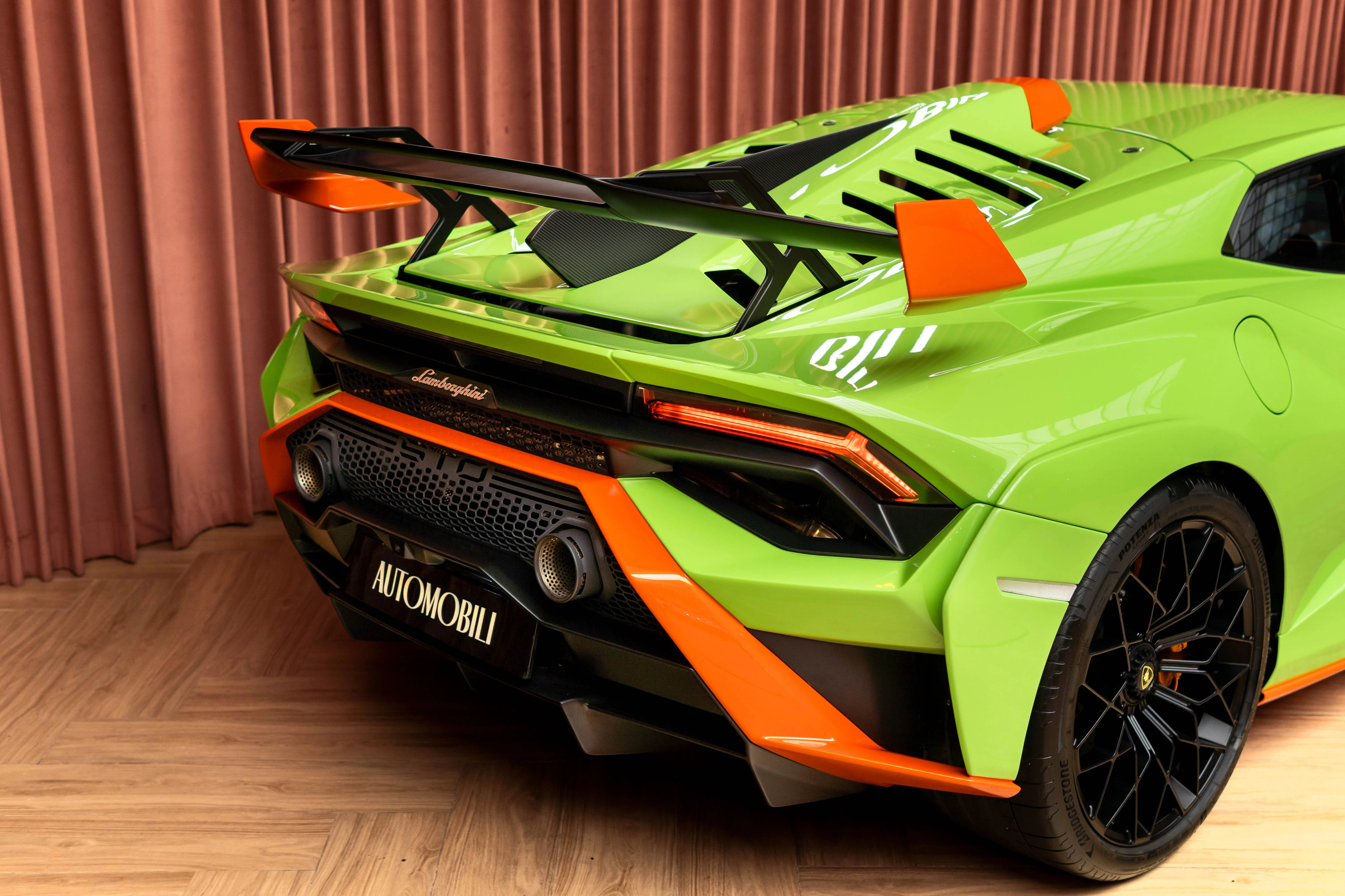 LAMBORGHINI HURACAN STO