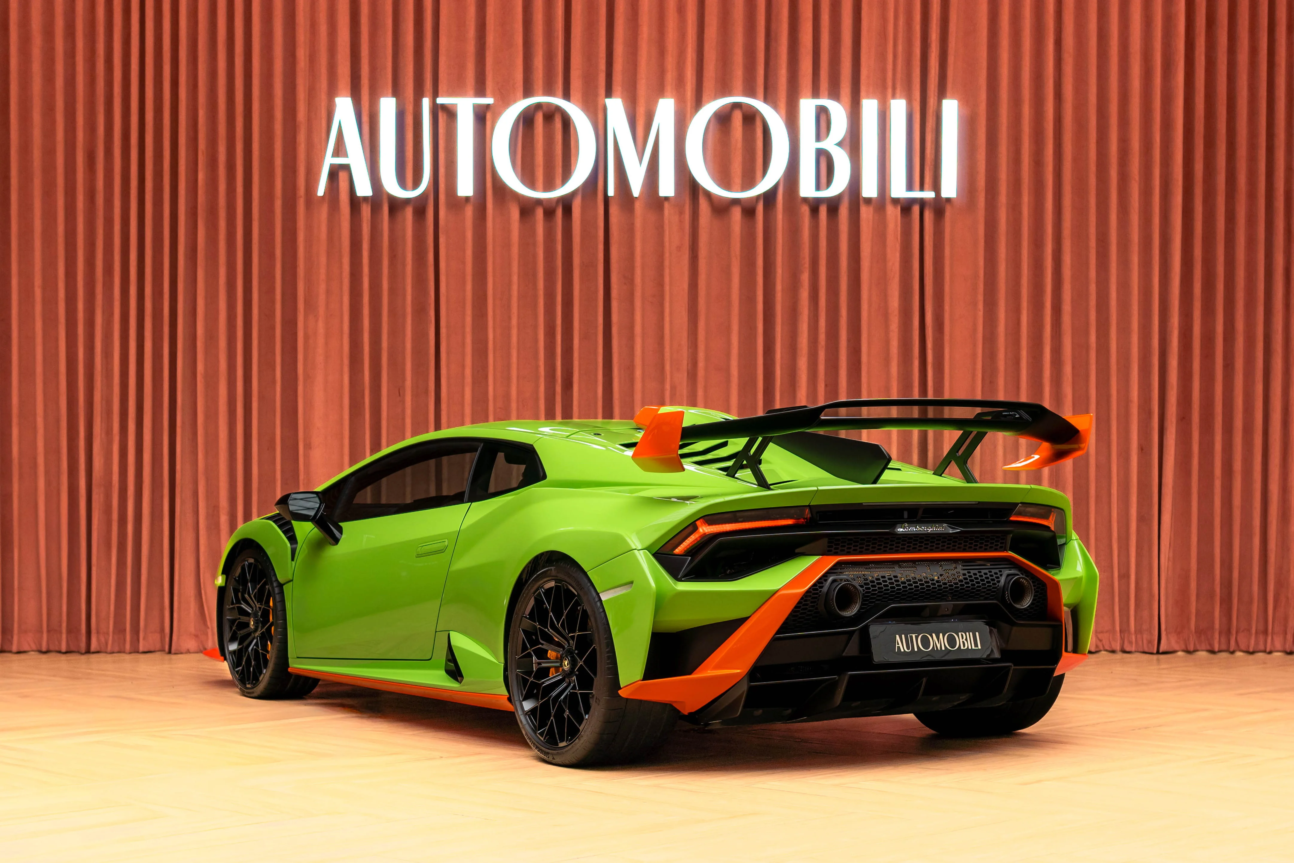 LAMBORGHINI HURACAN STO