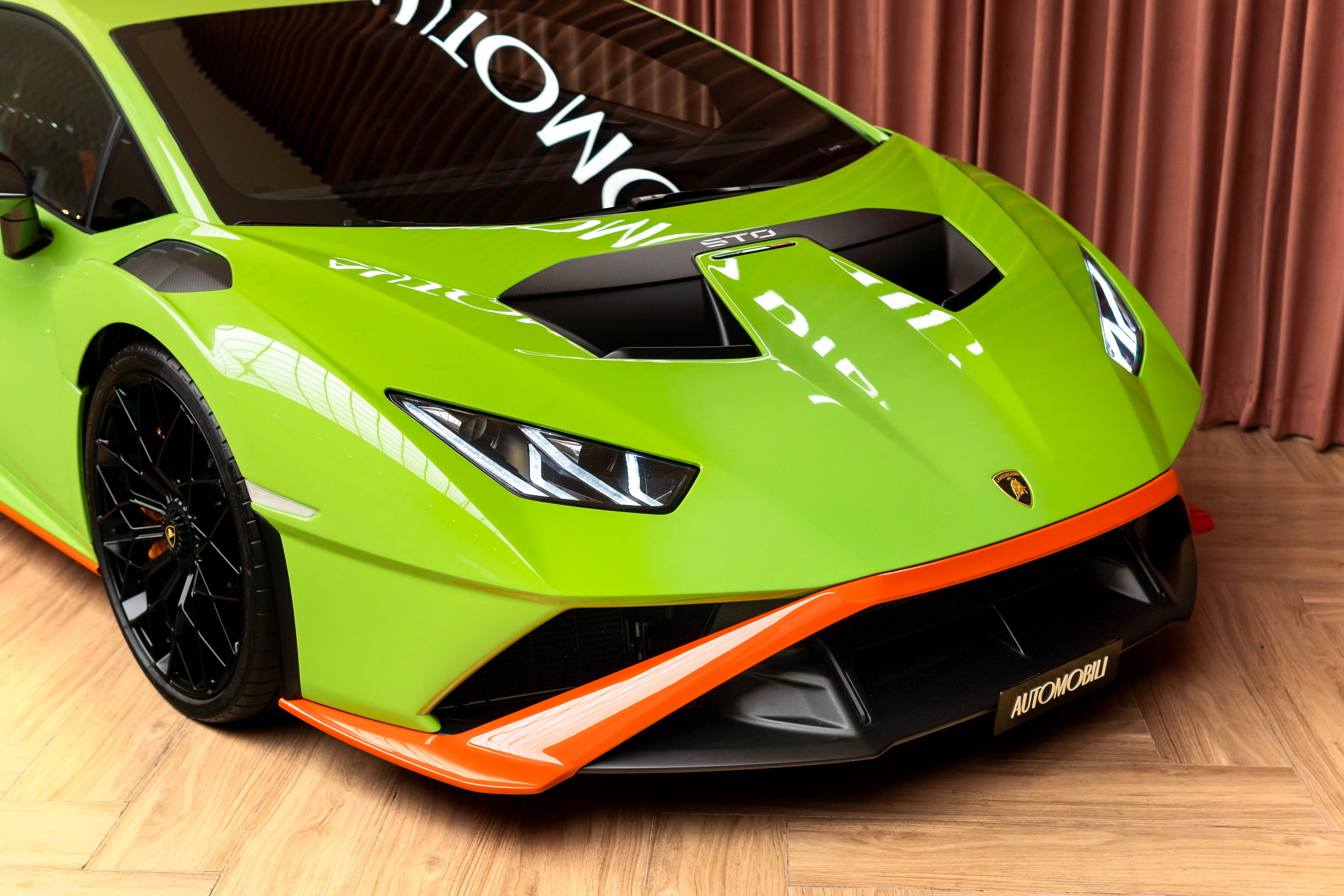 LAMBORGHINI HURACAN STO