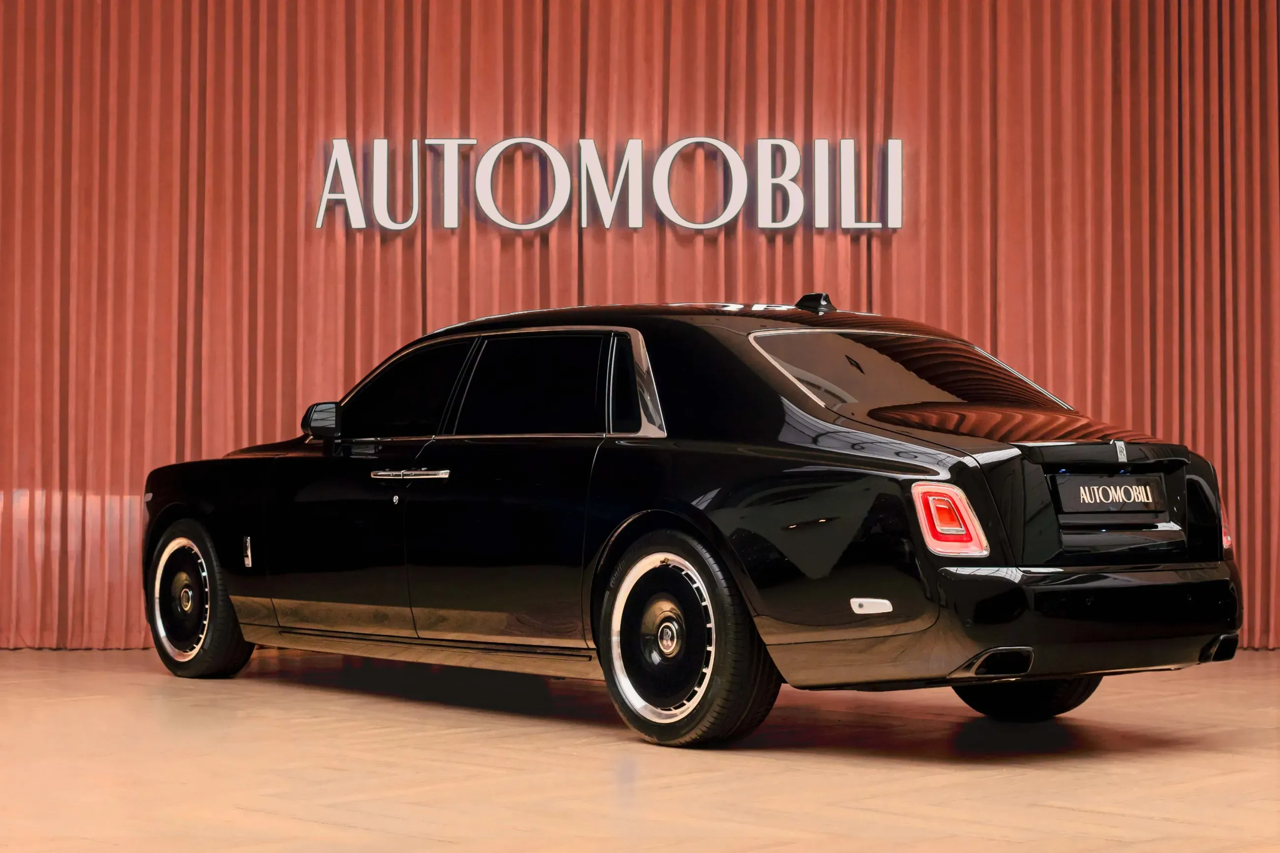 ROLLS-ROYCE PHANTOM SERIES II EWB