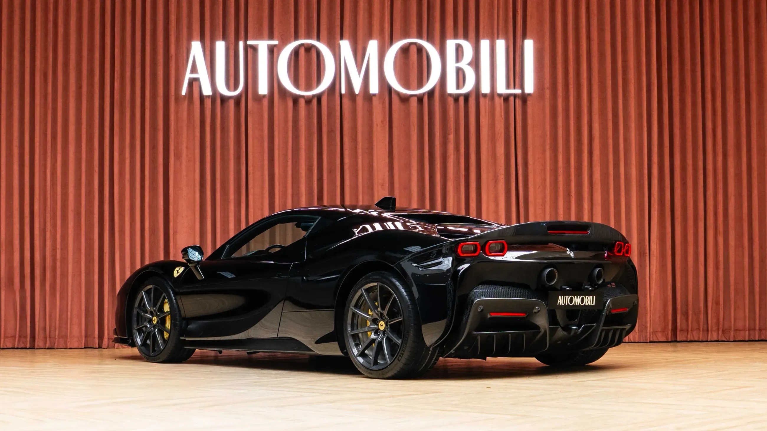 FERRARI SF90 STRADALE