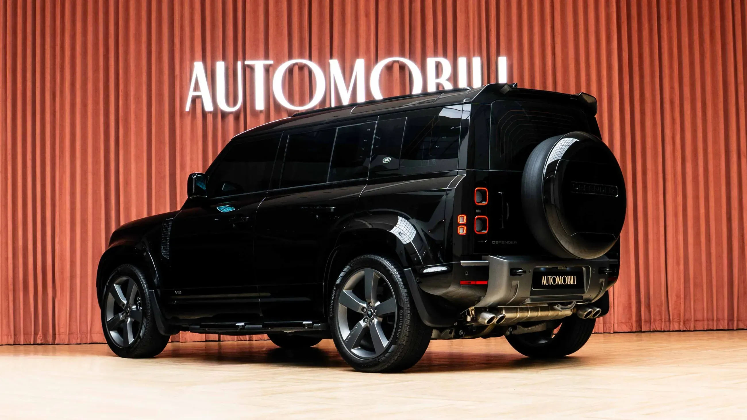 LAND ROVER DEFENDER 110 P525