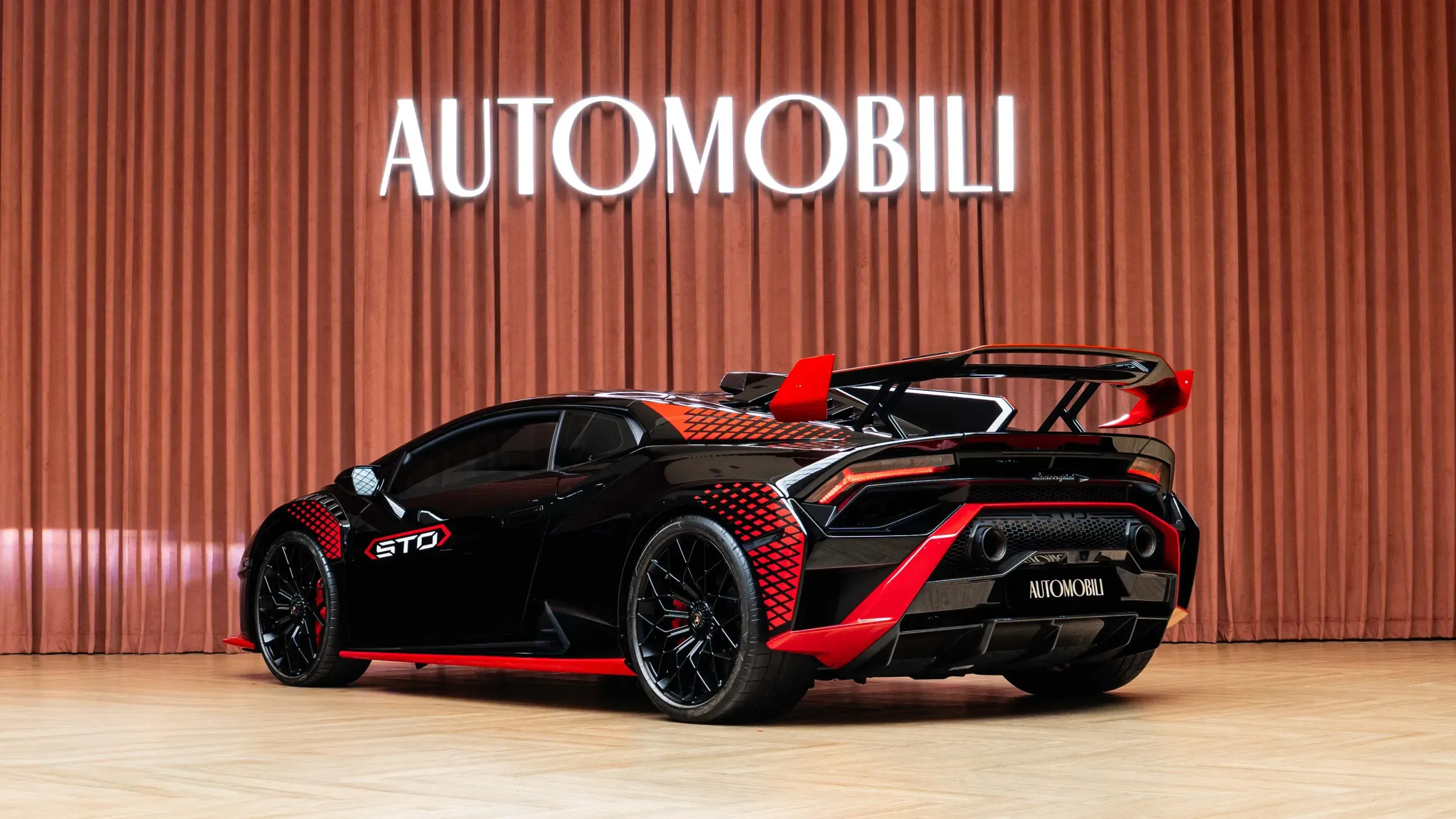 LAMBORGHINI HURACAN STO