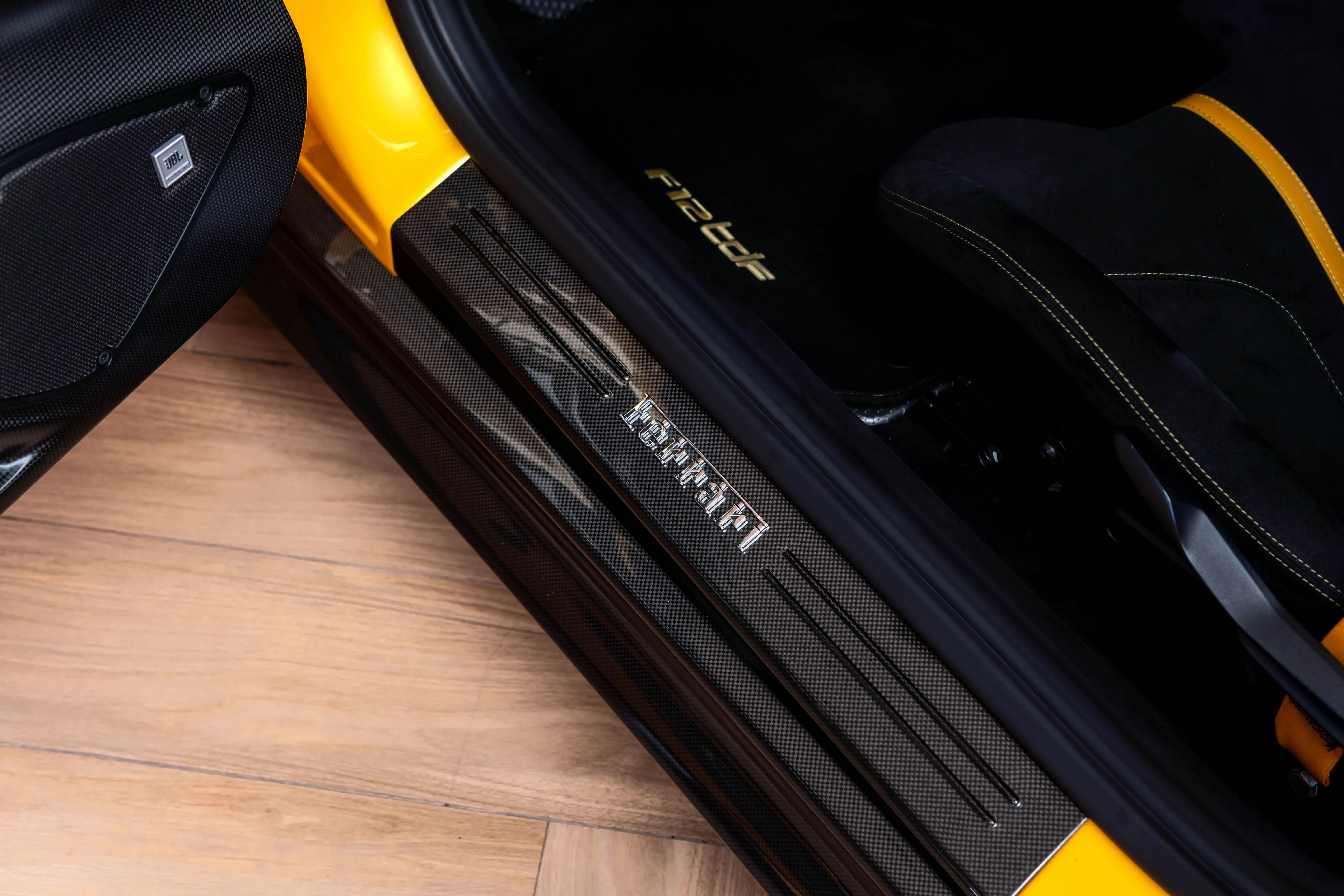 FERRARI F12 TDF