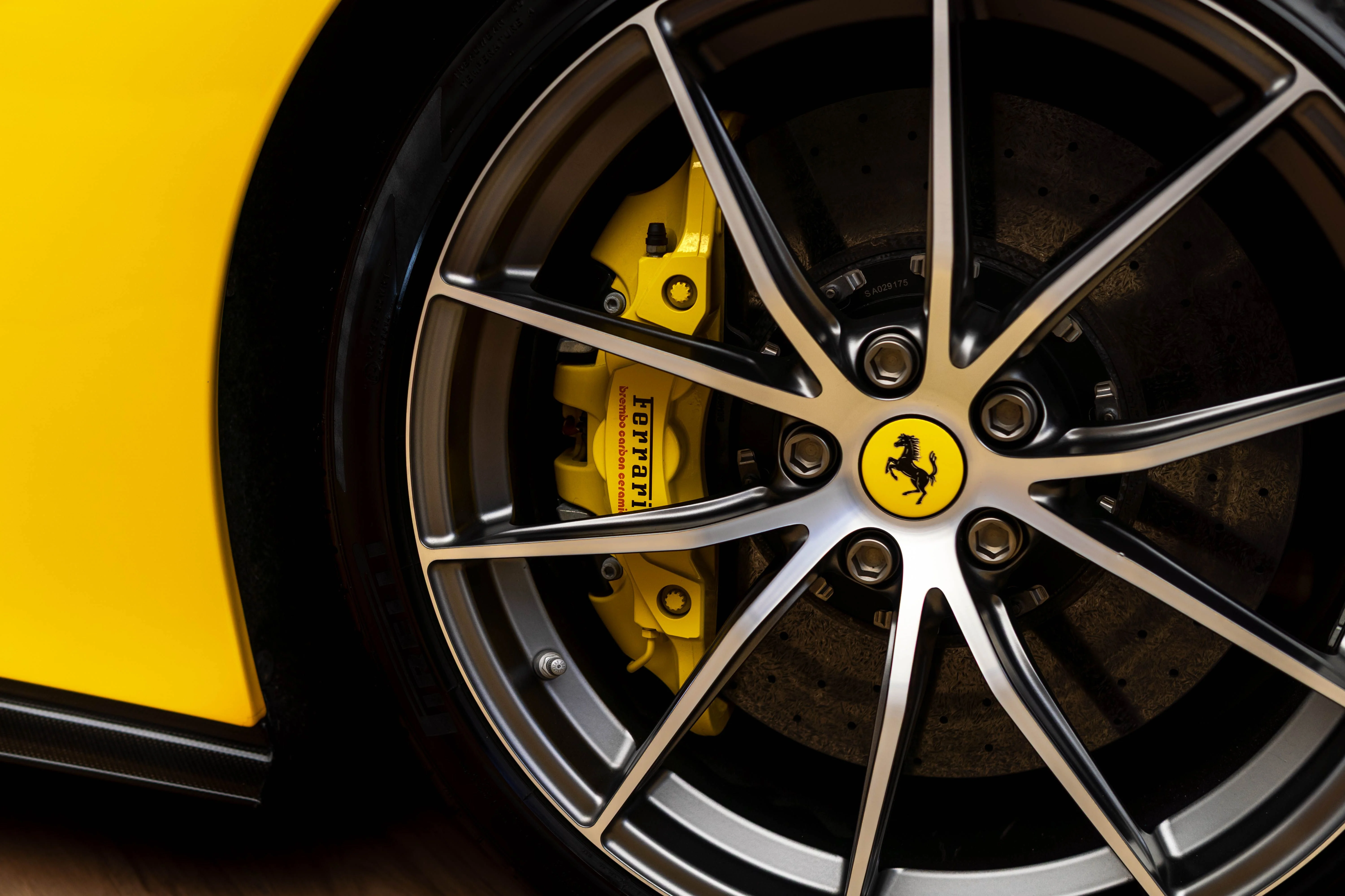 FERRARI F12 TDF