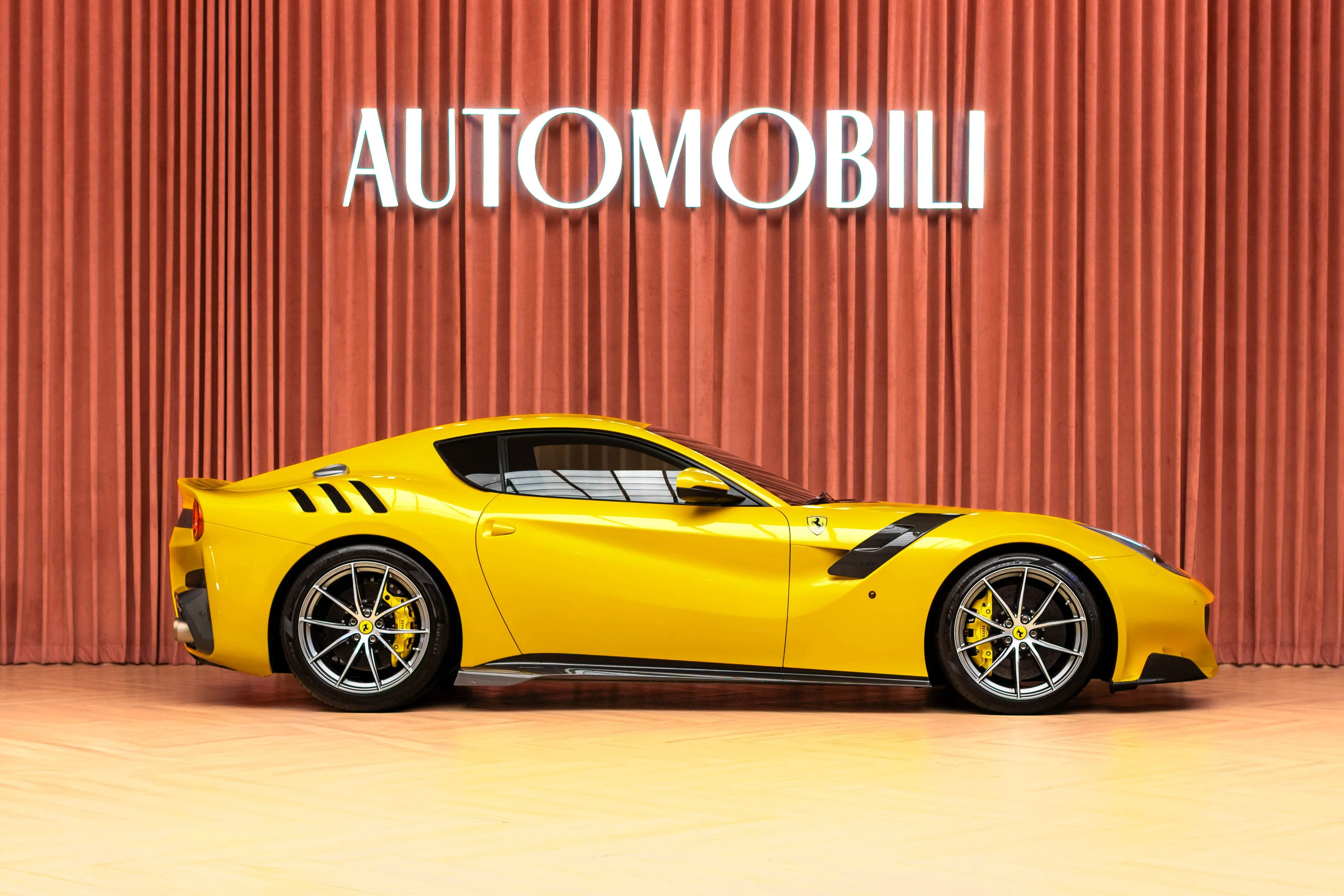 FERRARI F12 TDF
