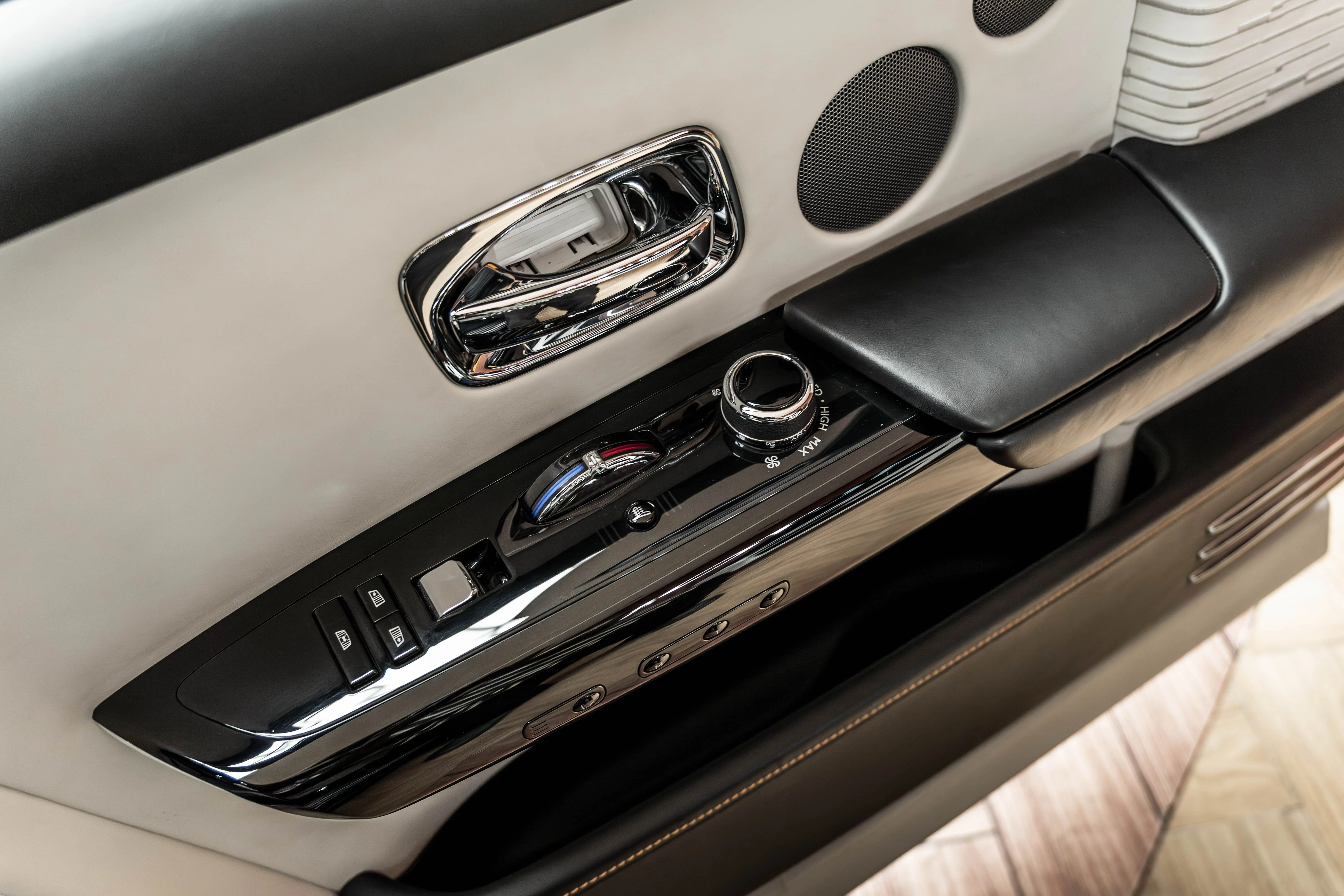 ROLLS-ROYCE PHANTOM SERIES II