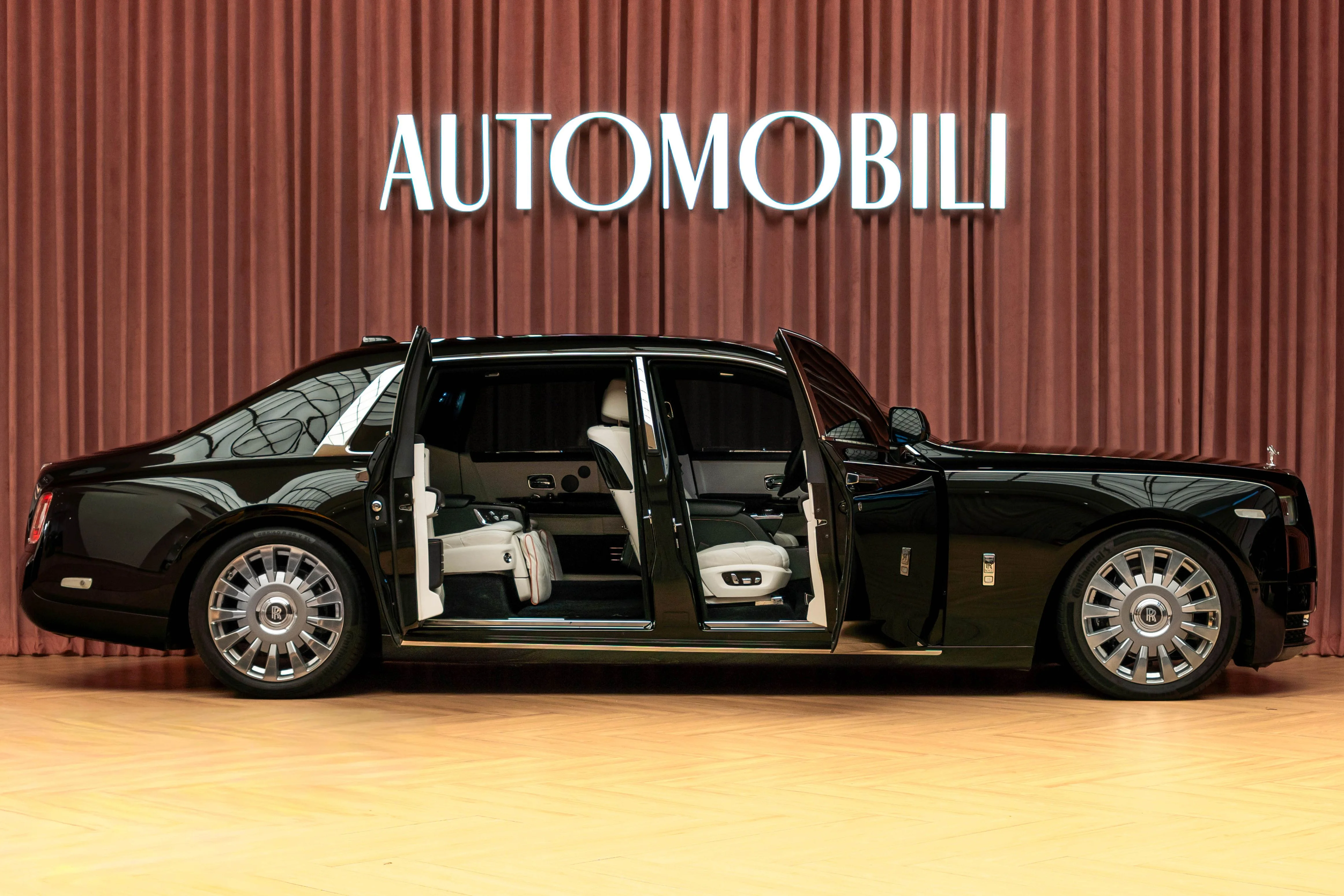 ROLLS-ROYCE PHANTOM SERIES II