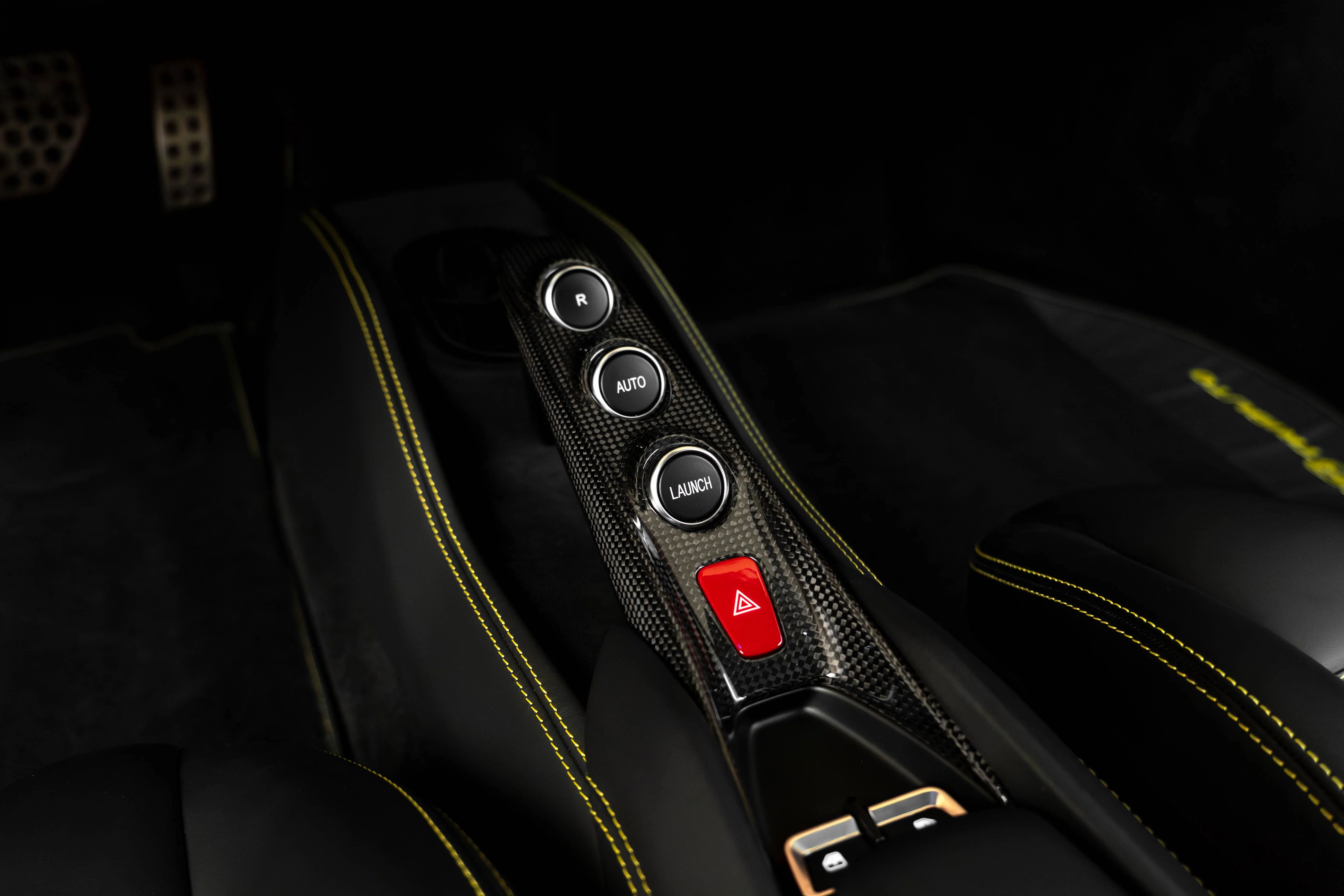 FERRARI F8 TRIBUTO