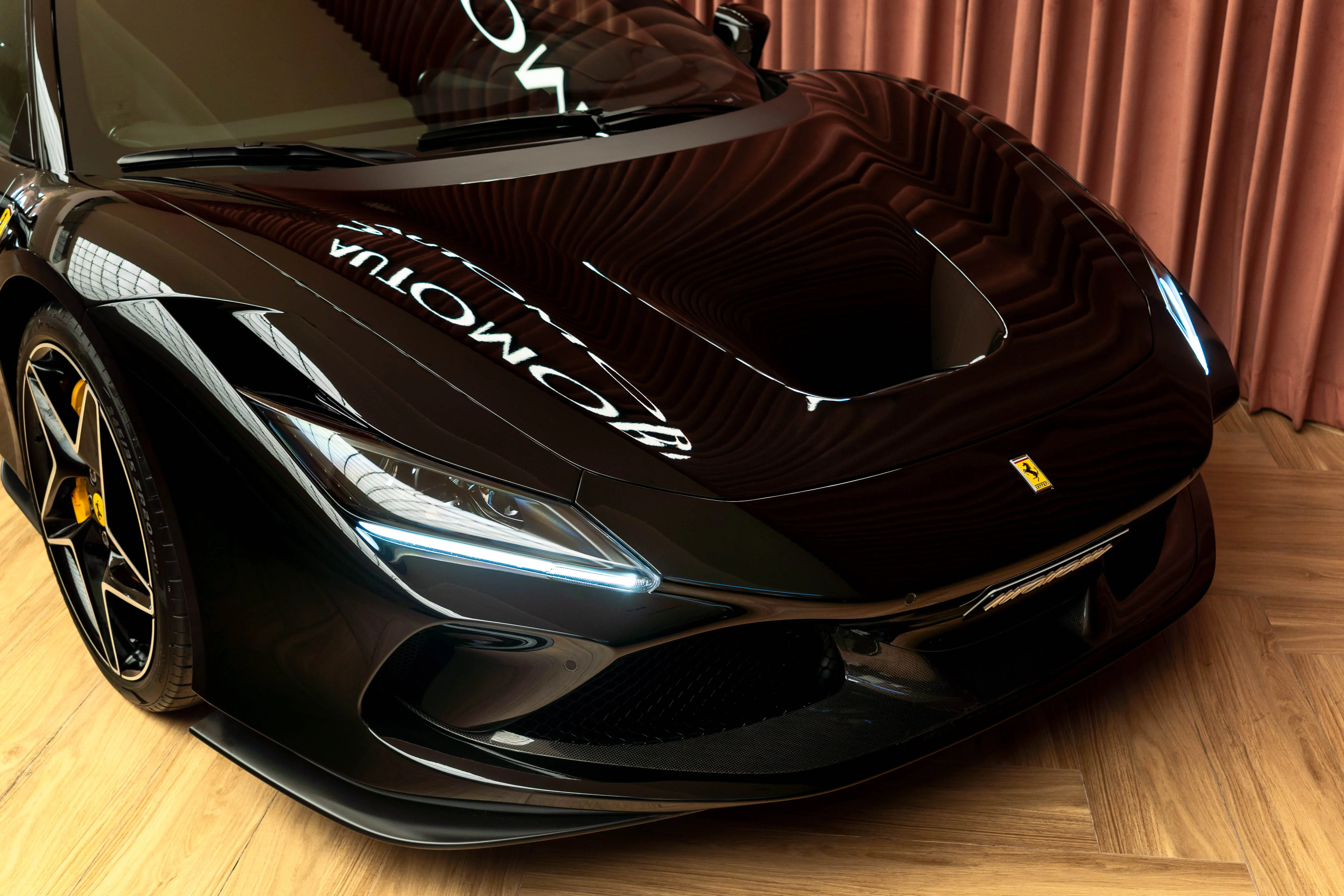 FERRARI F8 TRIBUTO