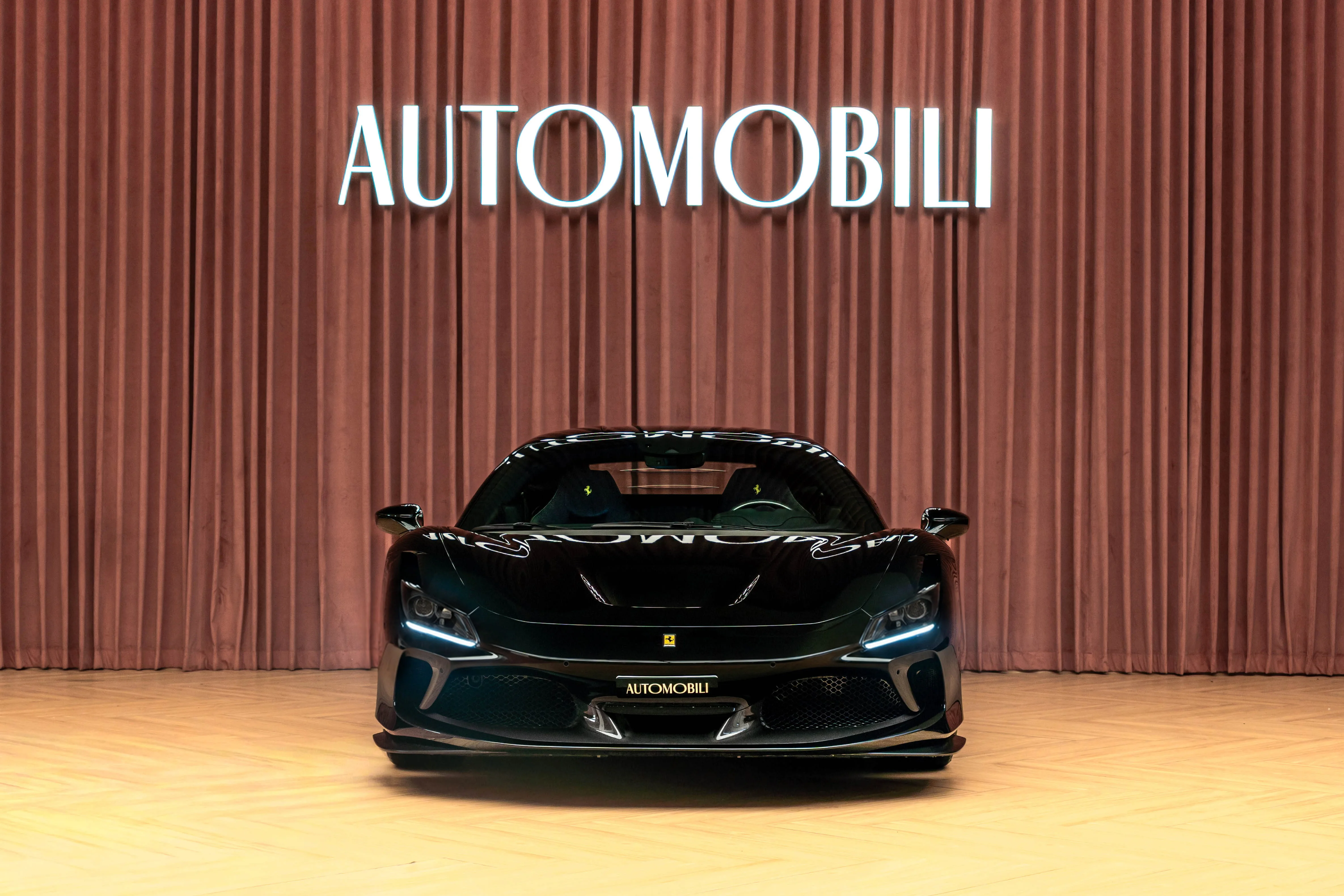 FERRARI F8 TRIBUTO