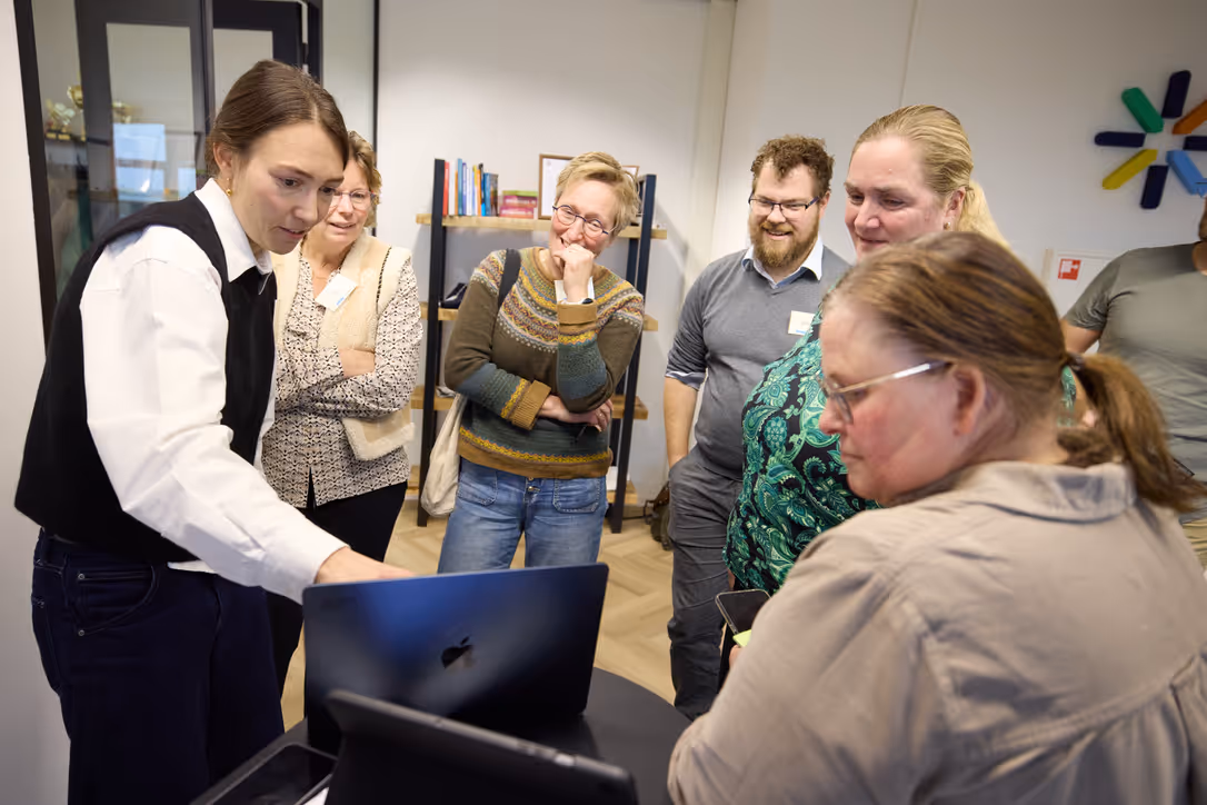 Presentation about Zuster Annie to Buurtzorg professionals