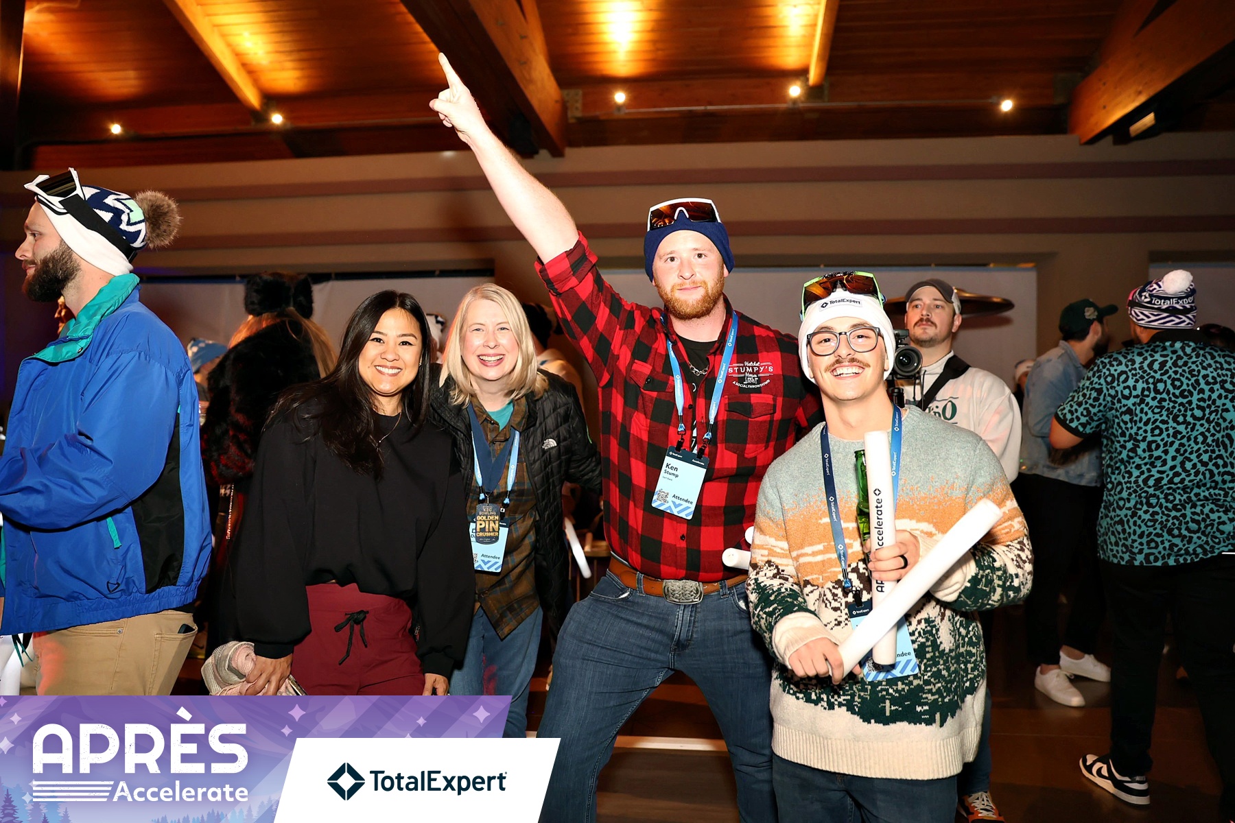 Accelerate attendees having a good time at the Après Accelerate event.