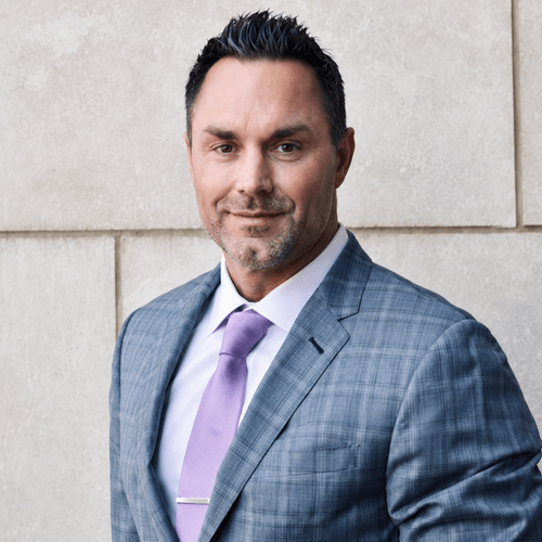Headshot of James Hooper CRO at RETR