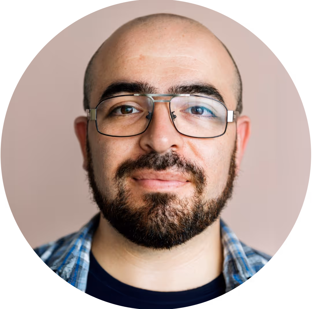 Photo of an AI freelancer available for automation projects