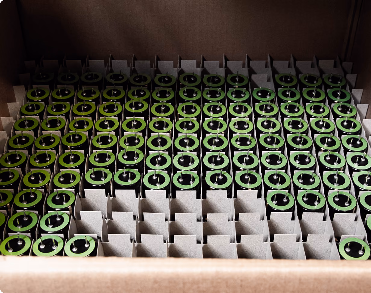 Mundorf MLytic capacitors in production, seen from above