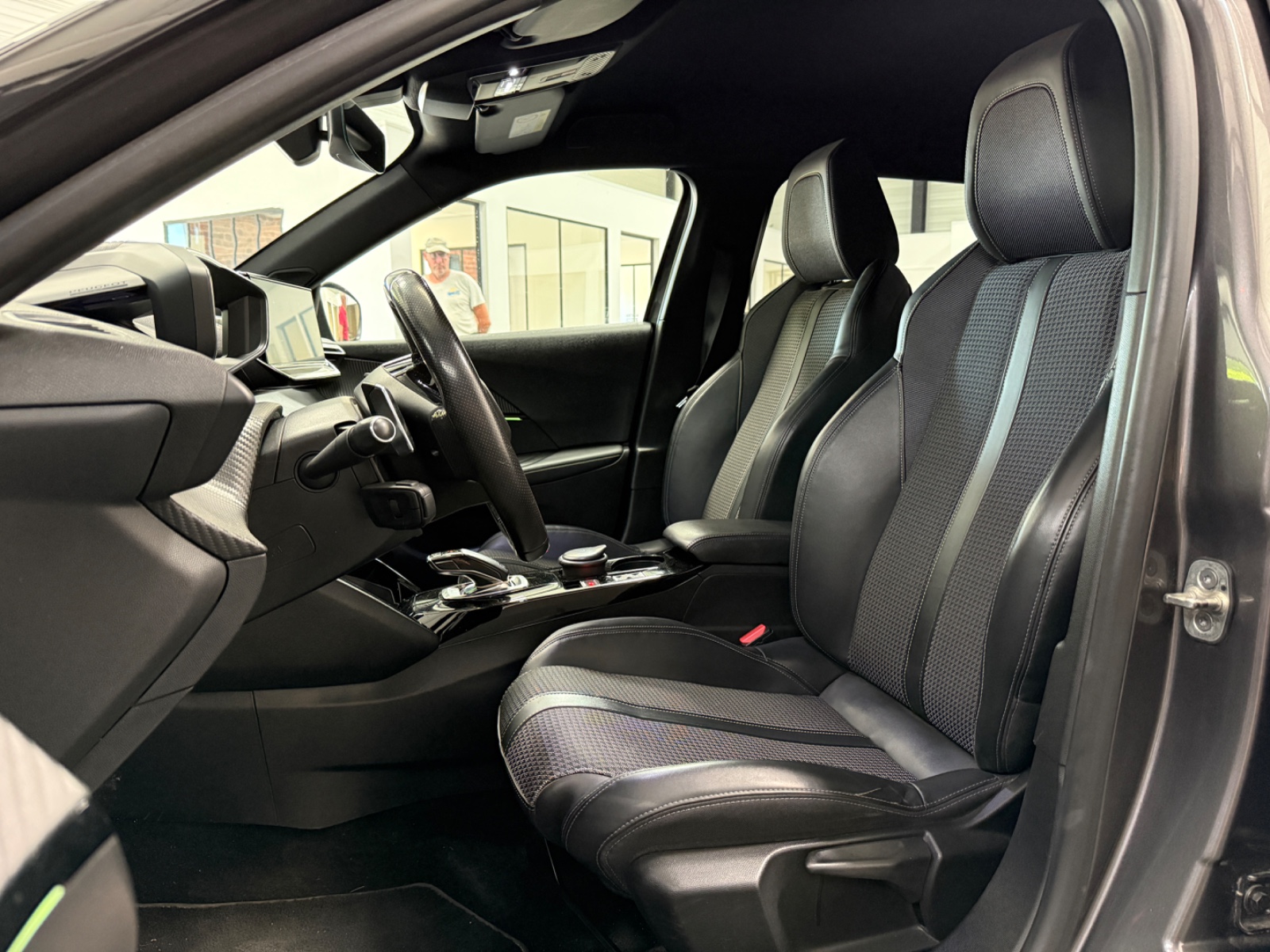 Photo véhicule PEUGEOT 2008