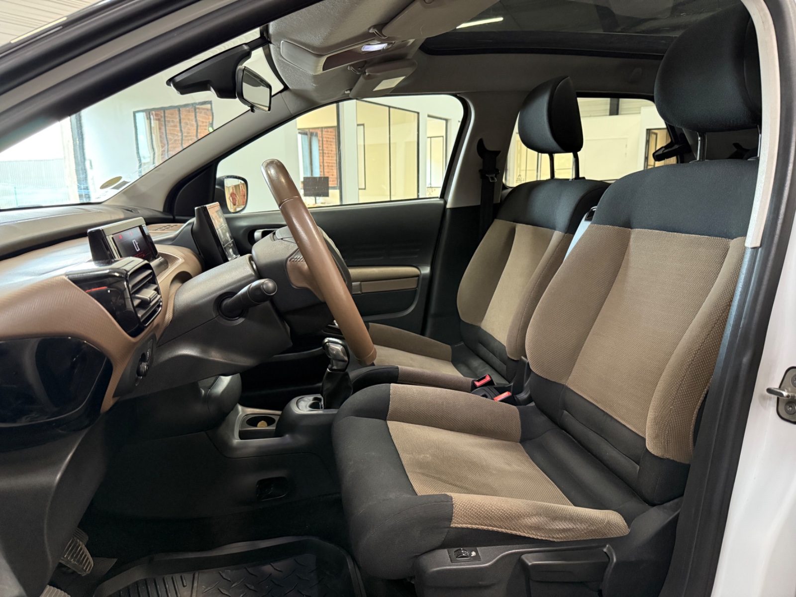 Photo véhicule CITROEN C4 CACTUS