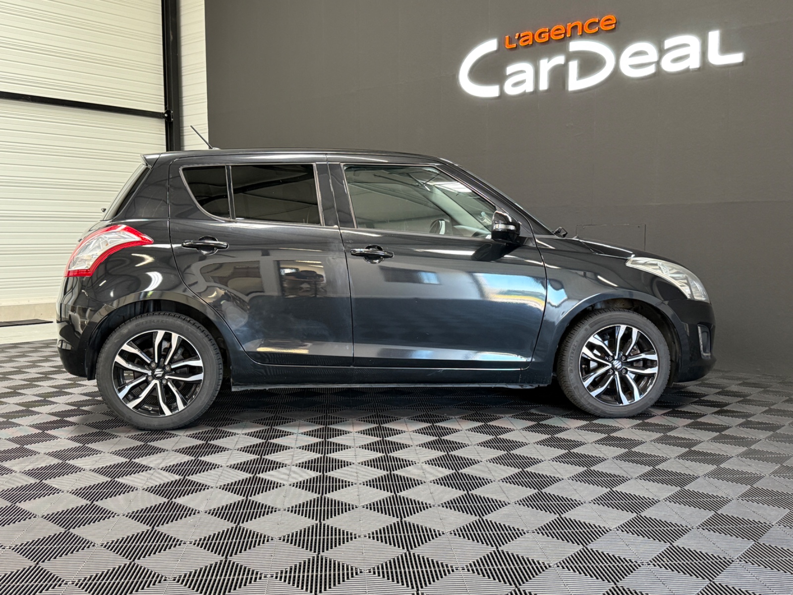 Photo véhicule SUZUKI SWIFT MY15
