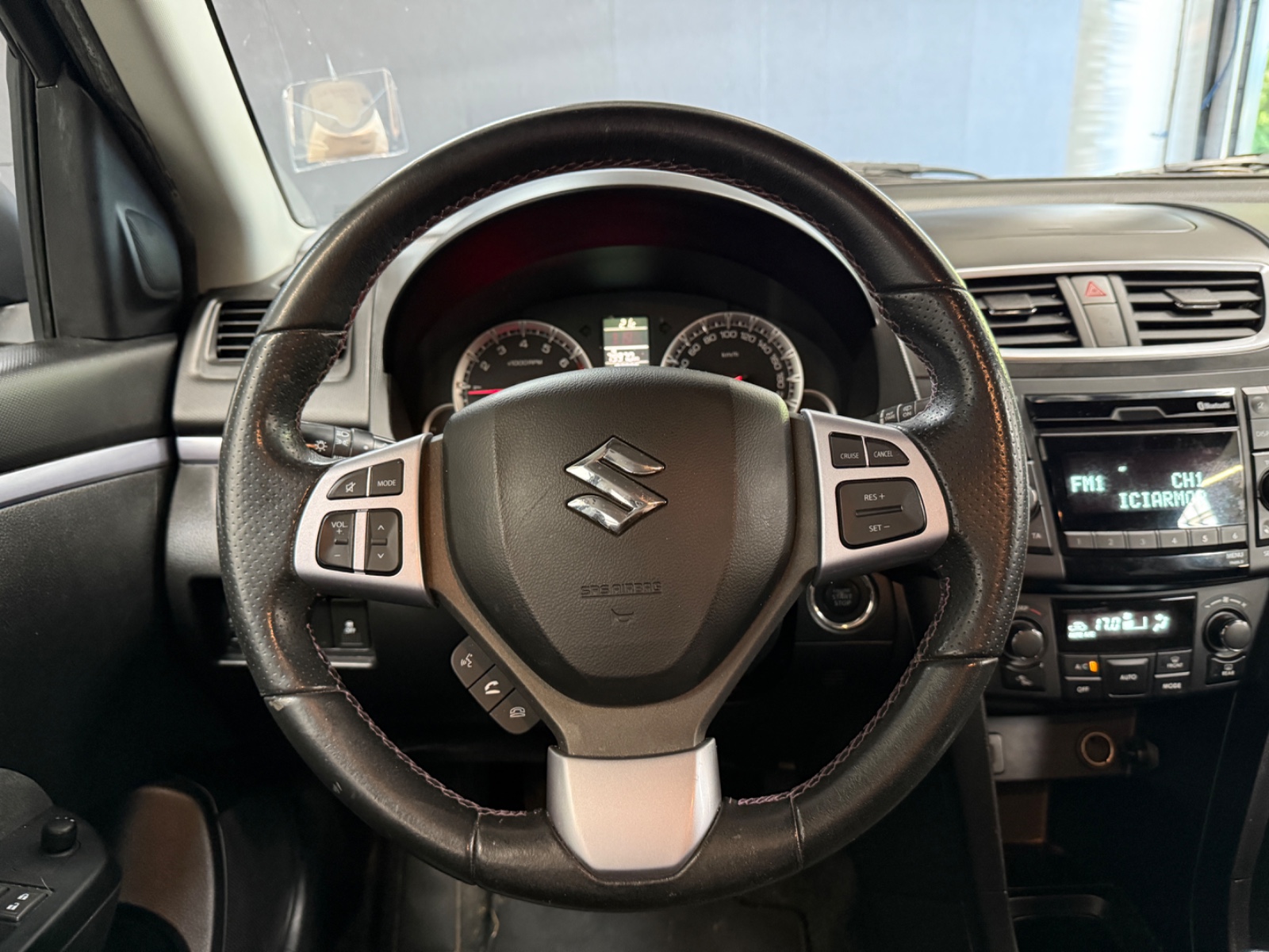 Photo véhicule SUZUKI SWIFT MY15