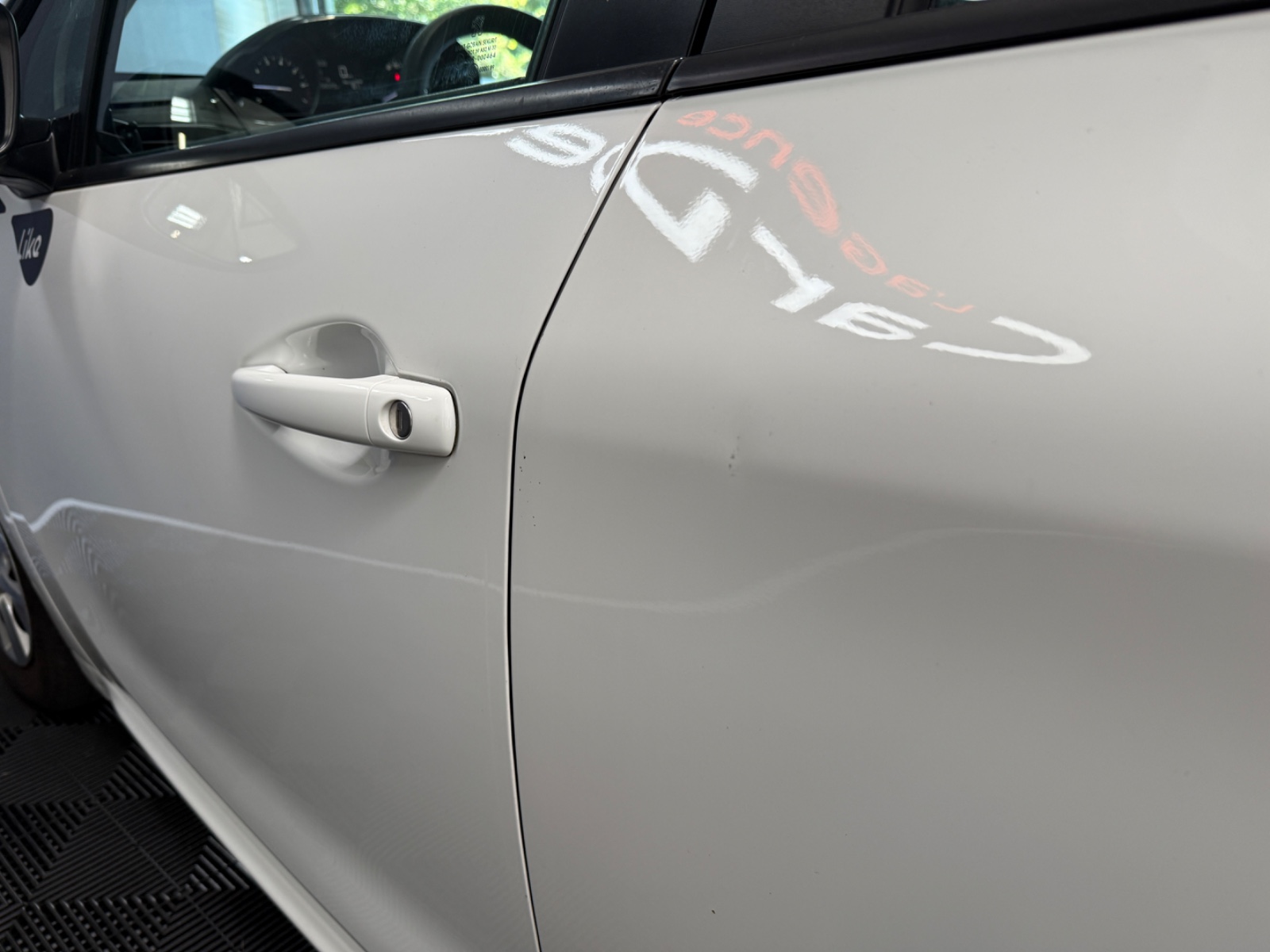 Photo véhicule PEUGEOT 208