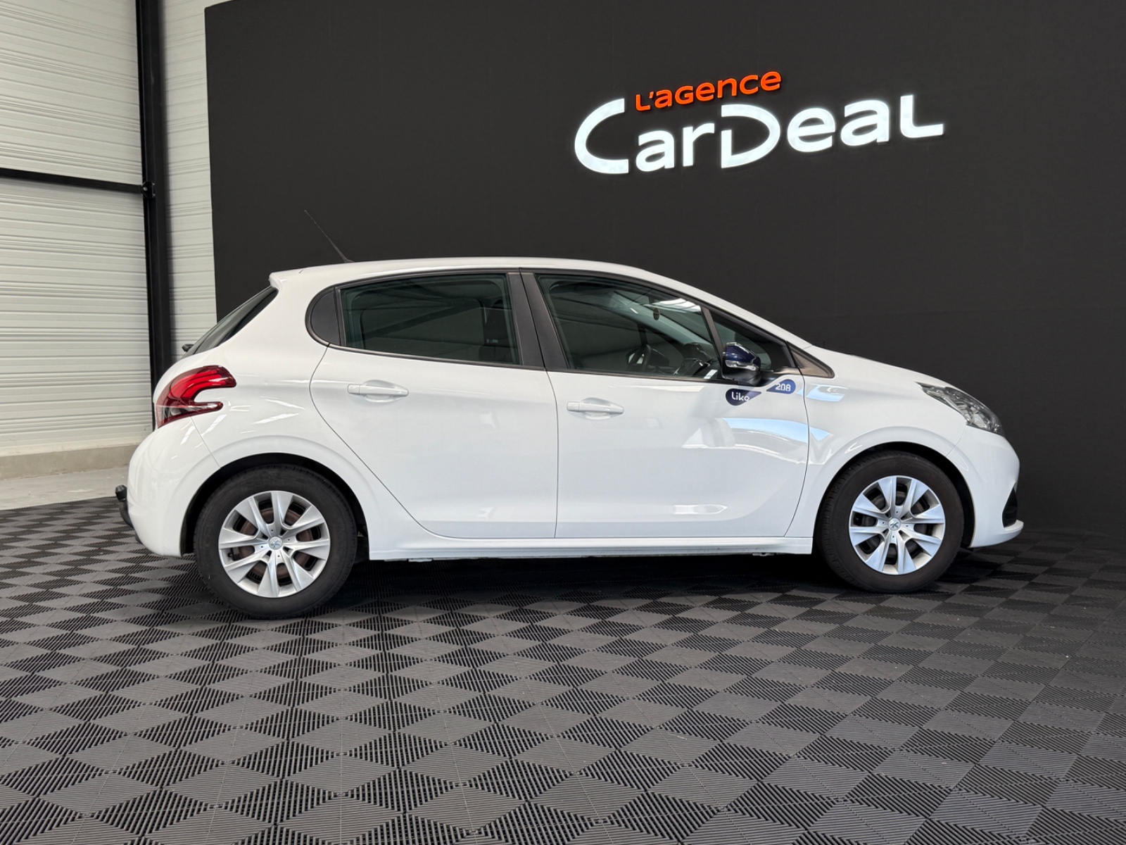 Photo véhicule PEUGEOT 208