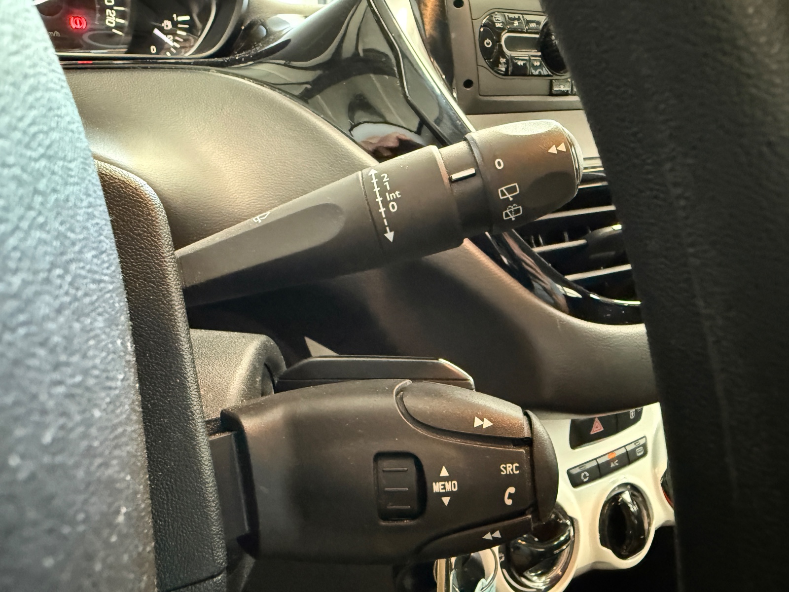 Photo véhicule PEUGEOT 208
