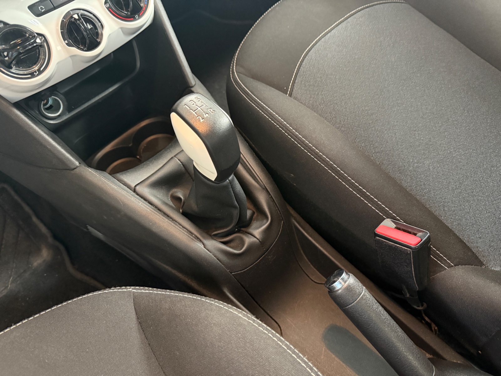 Photo véhicule PEUGEOT 208