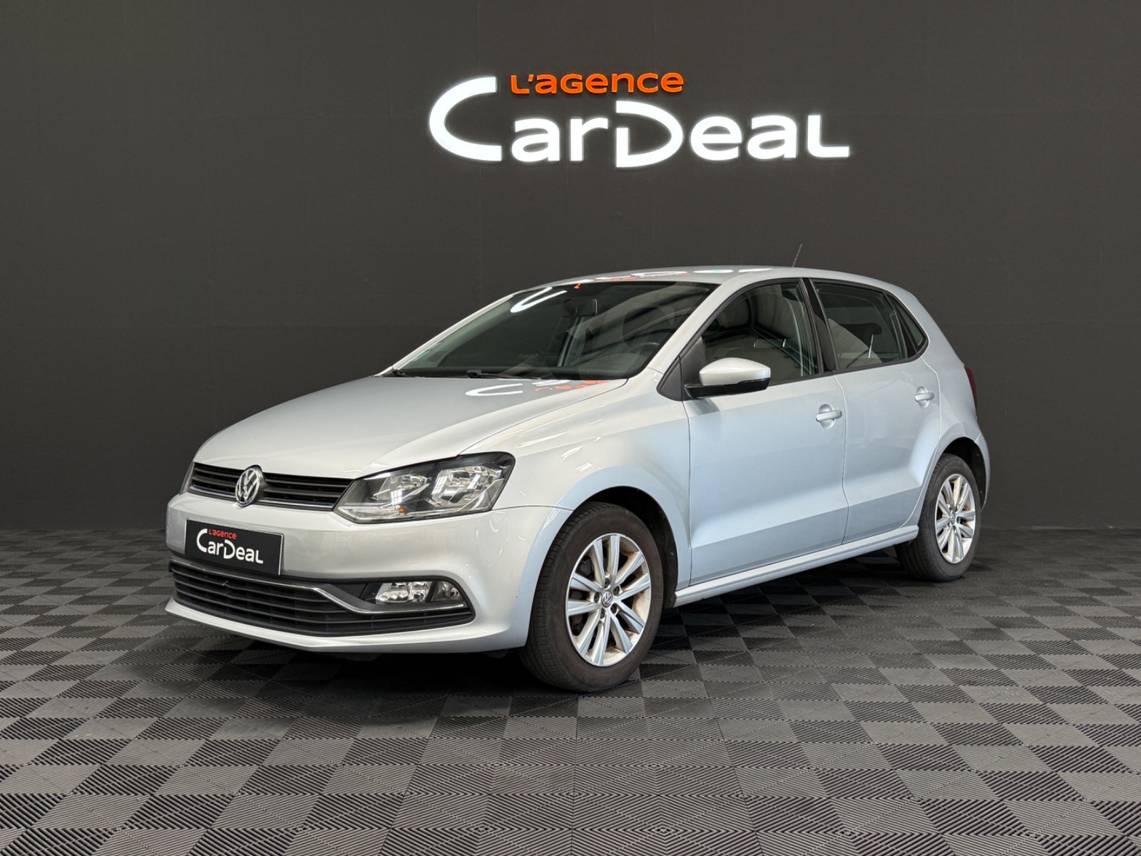 VOLKSWAGEN POLO 1.2 TSI 90 BMT Confortline