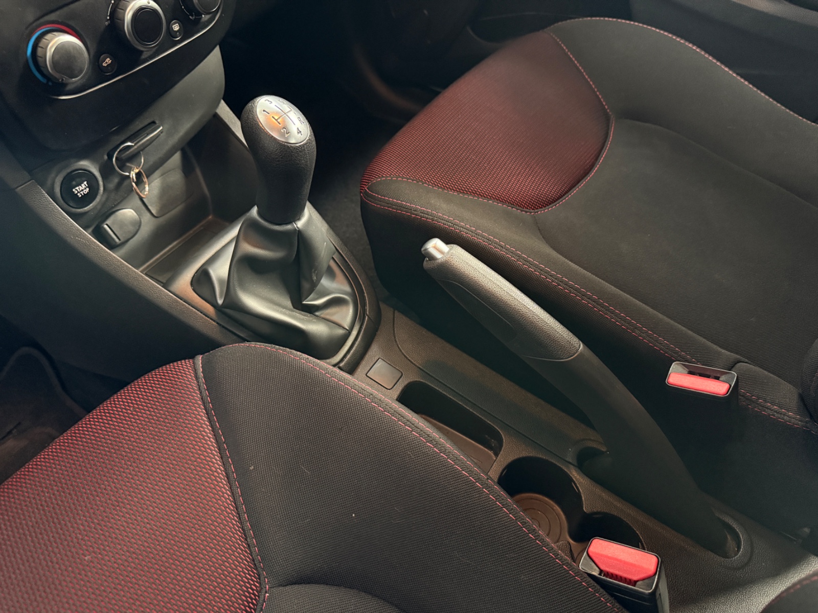 Photo véhicule RENAULT CLIO IV