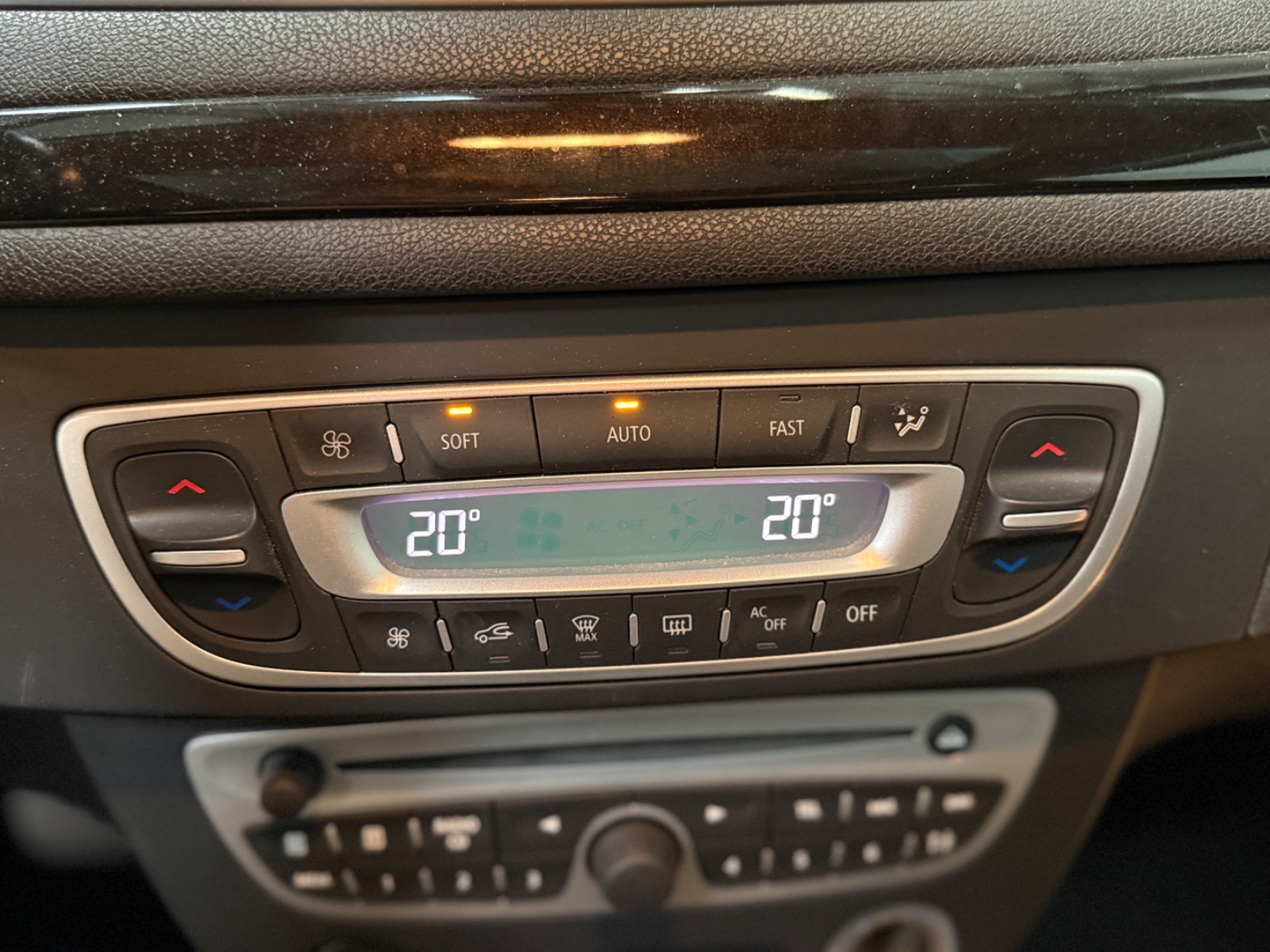 Photo véhicule RENAULT MEGANE III COUPE