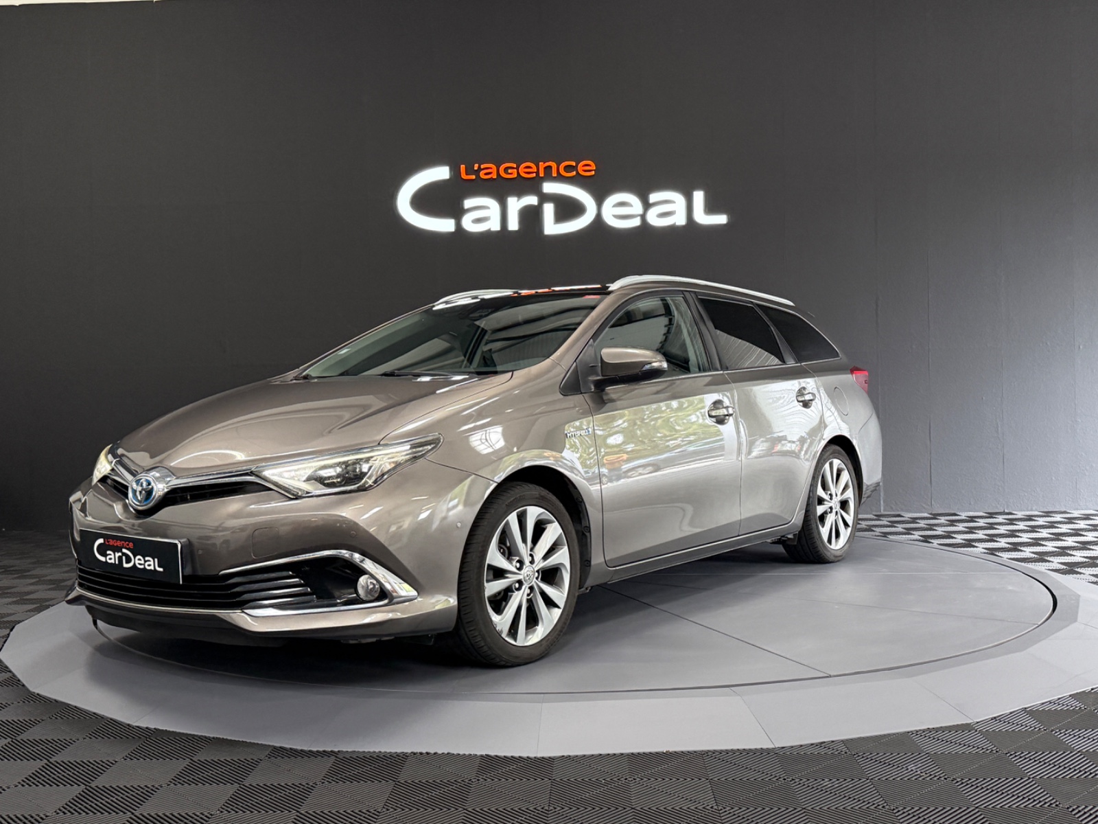 TOYOTA AURIS TOURING SPORTS Hybride 136h Executive