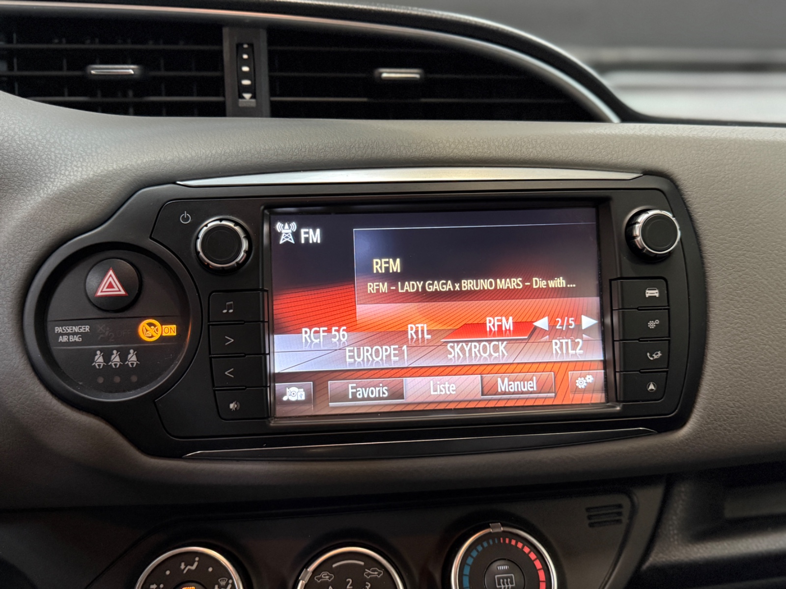 Photo véhicule TOYOTA YARIS