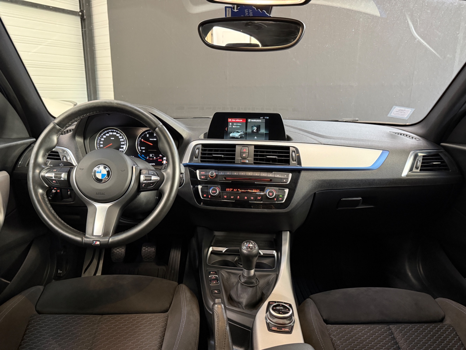 Photo véhicule BMW SERIE 1 LCI2