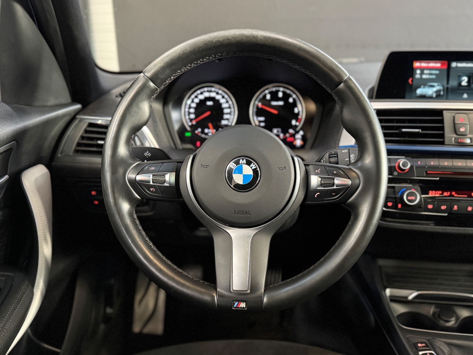 Photo véhicule BMW SERIE 1 LCI2