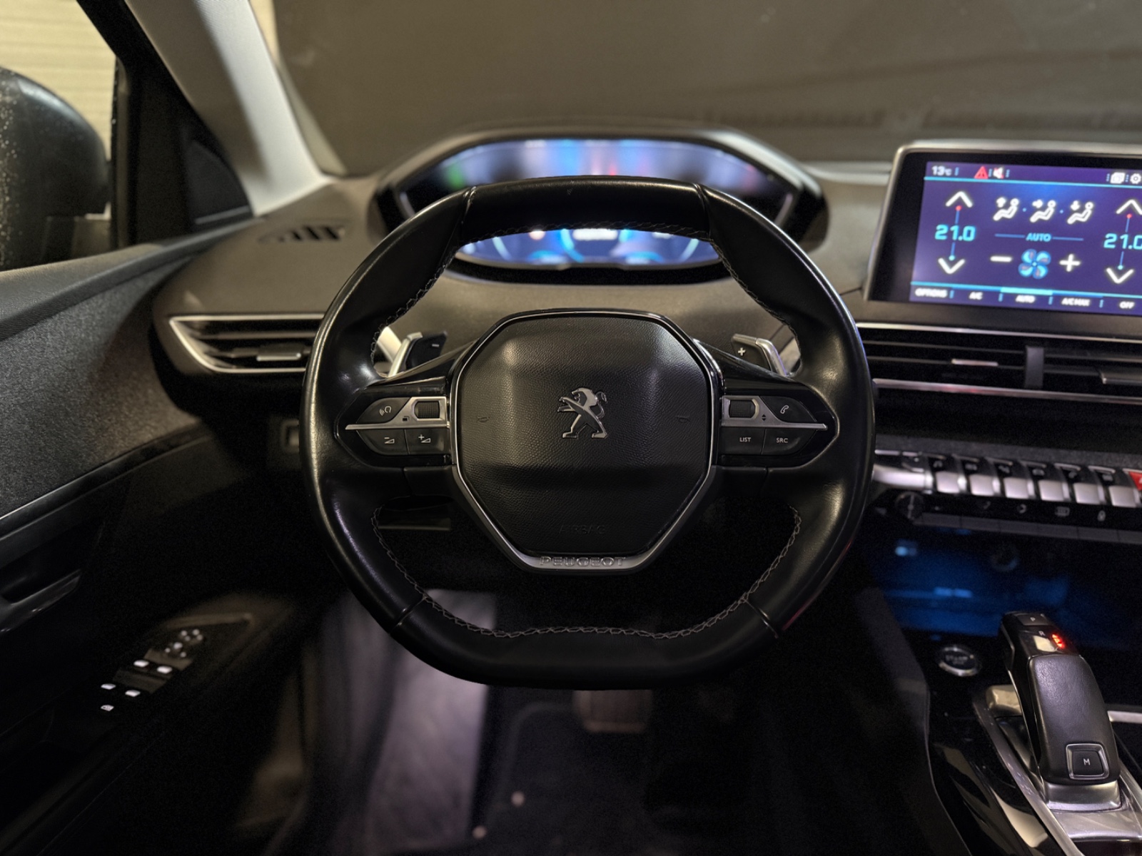 Photo véhicule PEUGEOT 5008