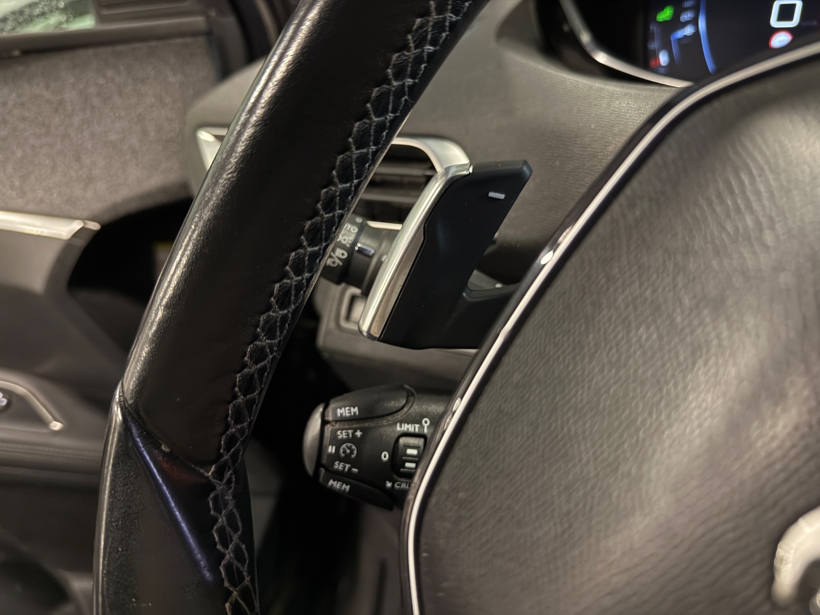 Photo véhicule PEUGEOT 5008