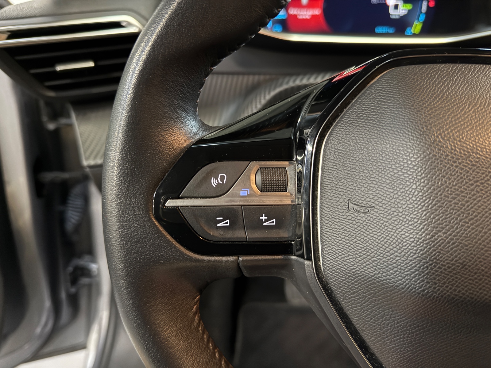 Photo véhicule PEUGEOT 208