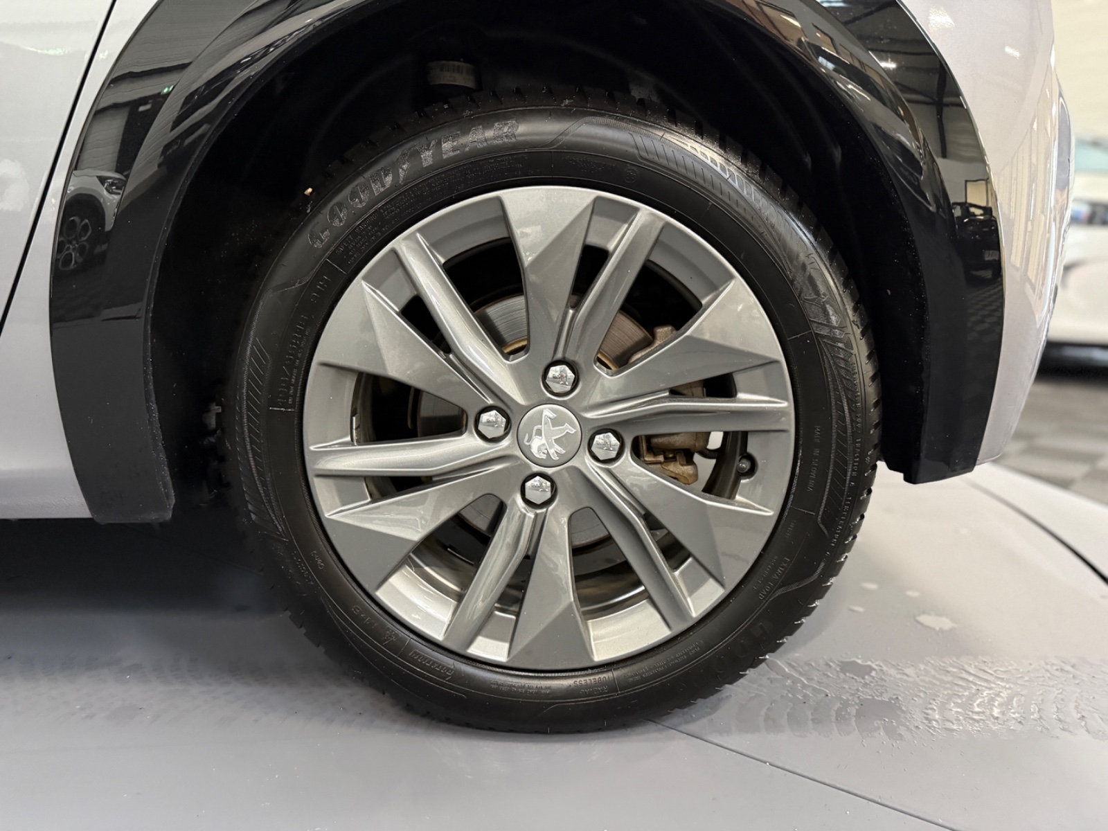 Photo véhicule PEUGEOT 208