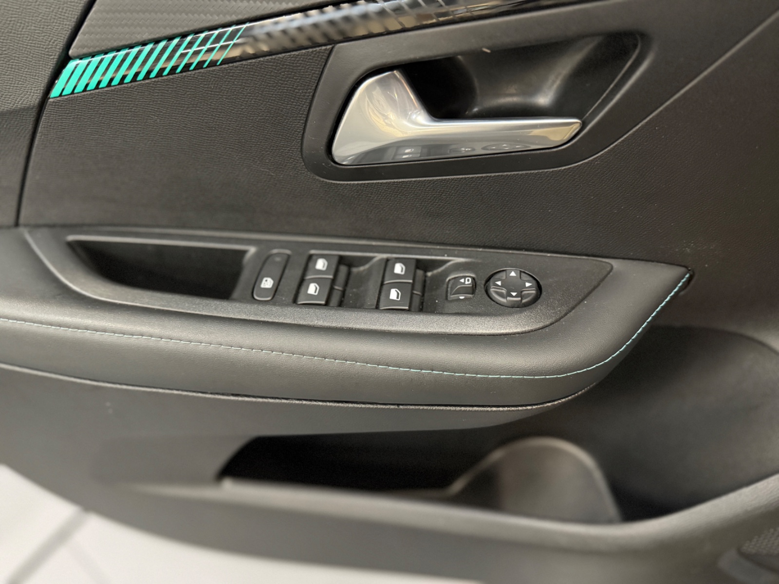 Photo véhicule PEUGEOT 208