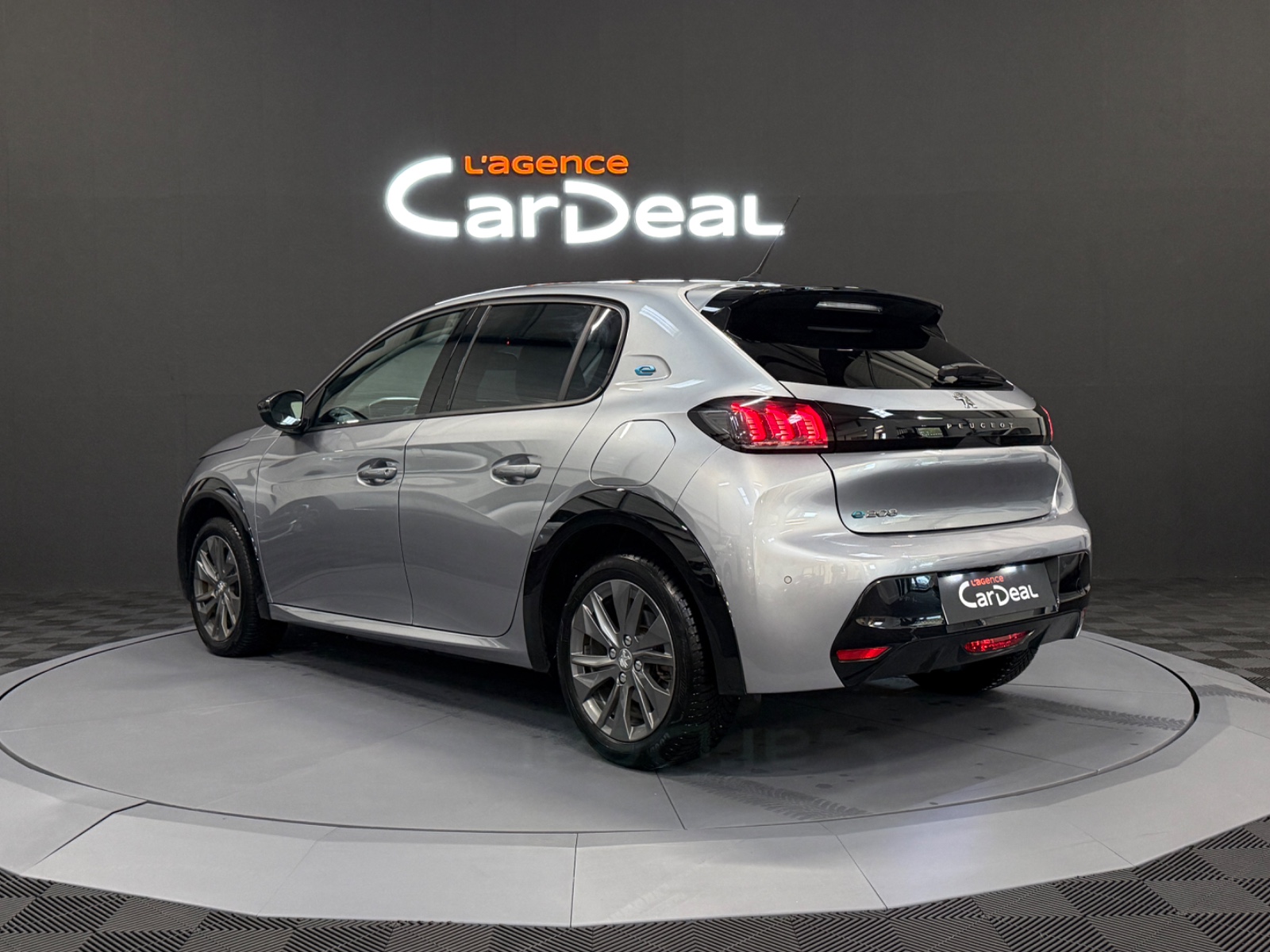 Photo véhicule PEUGEOT 208