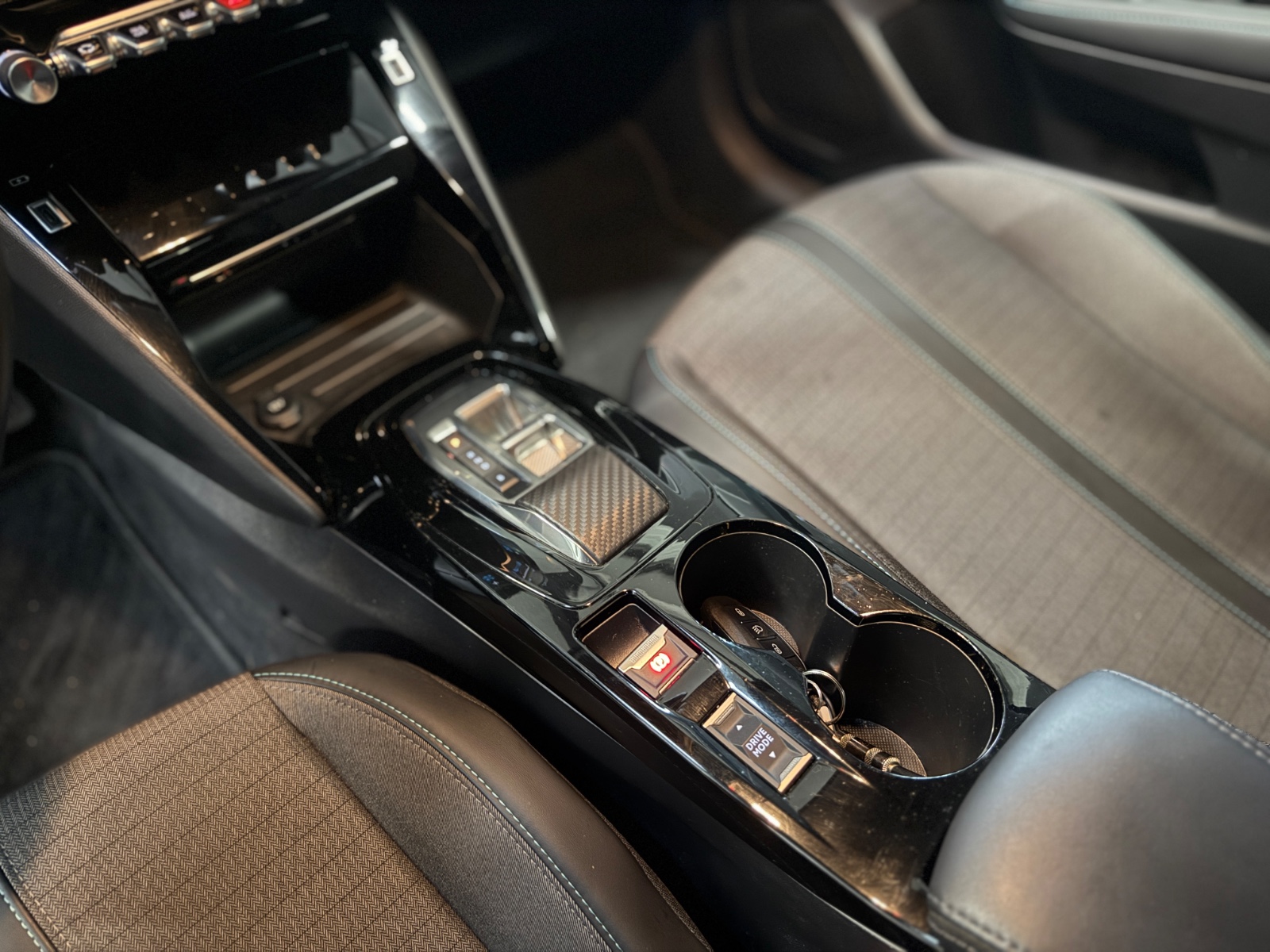 Photo véhicule PEUGEOT 208